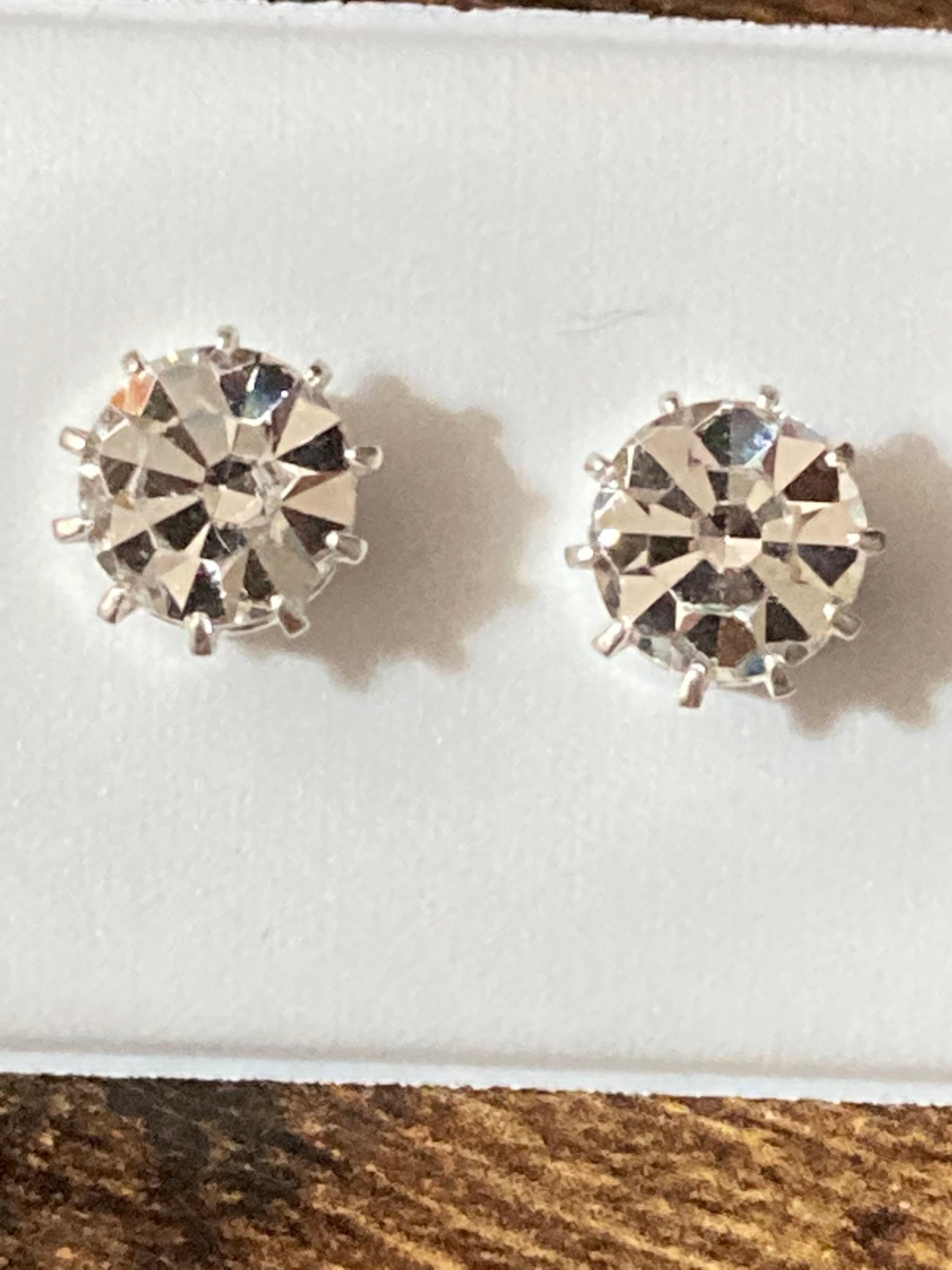 Plain 8mm clear crystal diamanté stud earrings silver plated Very sparkly