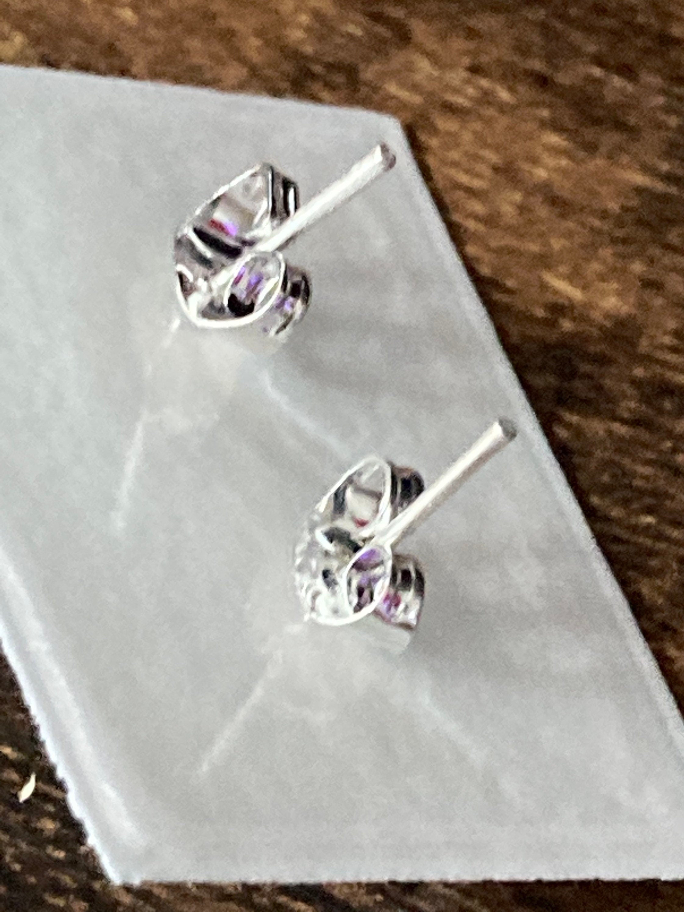 Plain 8mm clear crystal diamanté stud earrings silver plated Very sparkly