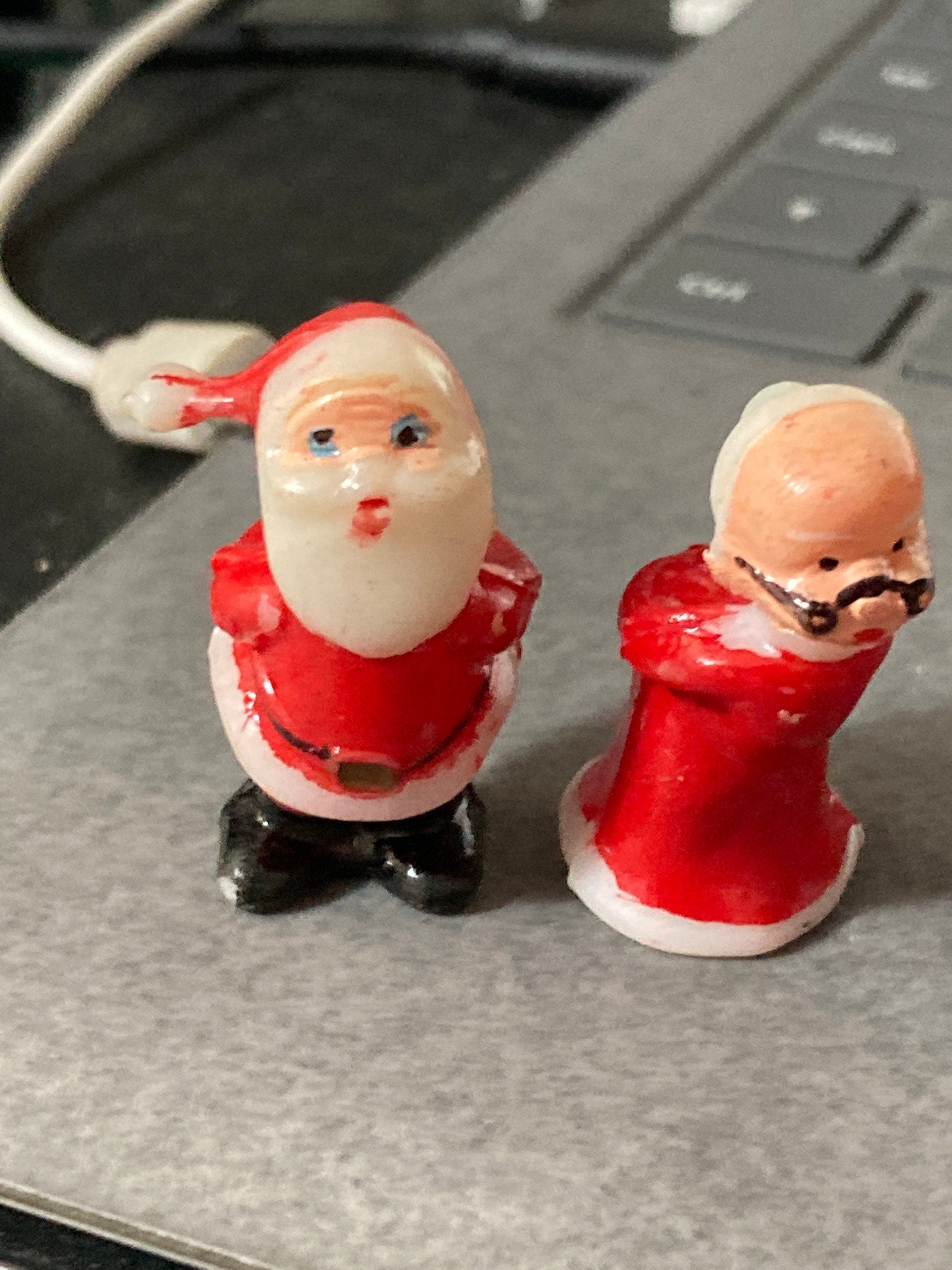 Vintage Mr & Mrs Santa Claus Kissing Cake Topper
