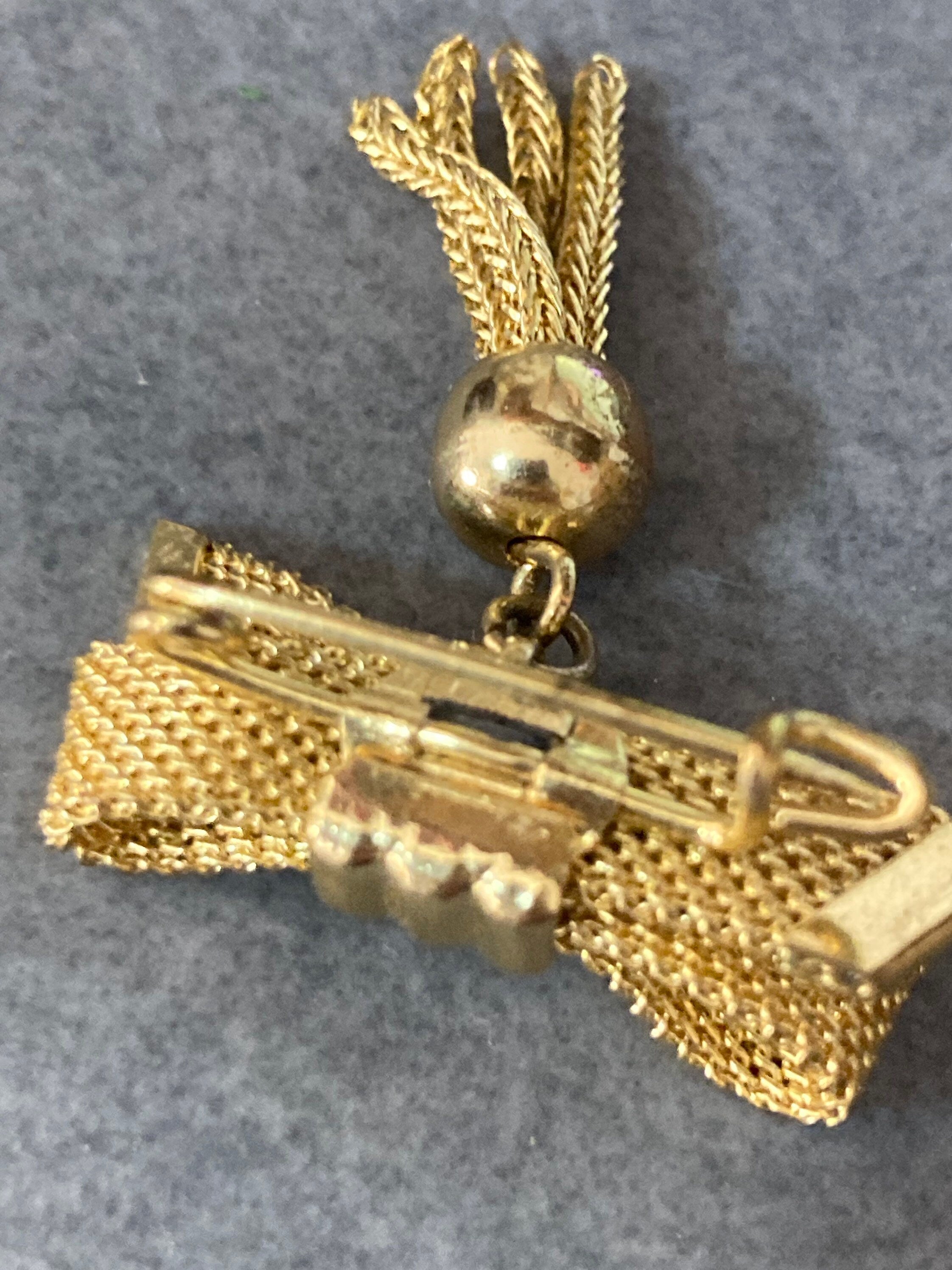 vintage mesh bow brooch small MCM gold tone 3cm 1960s 1970s