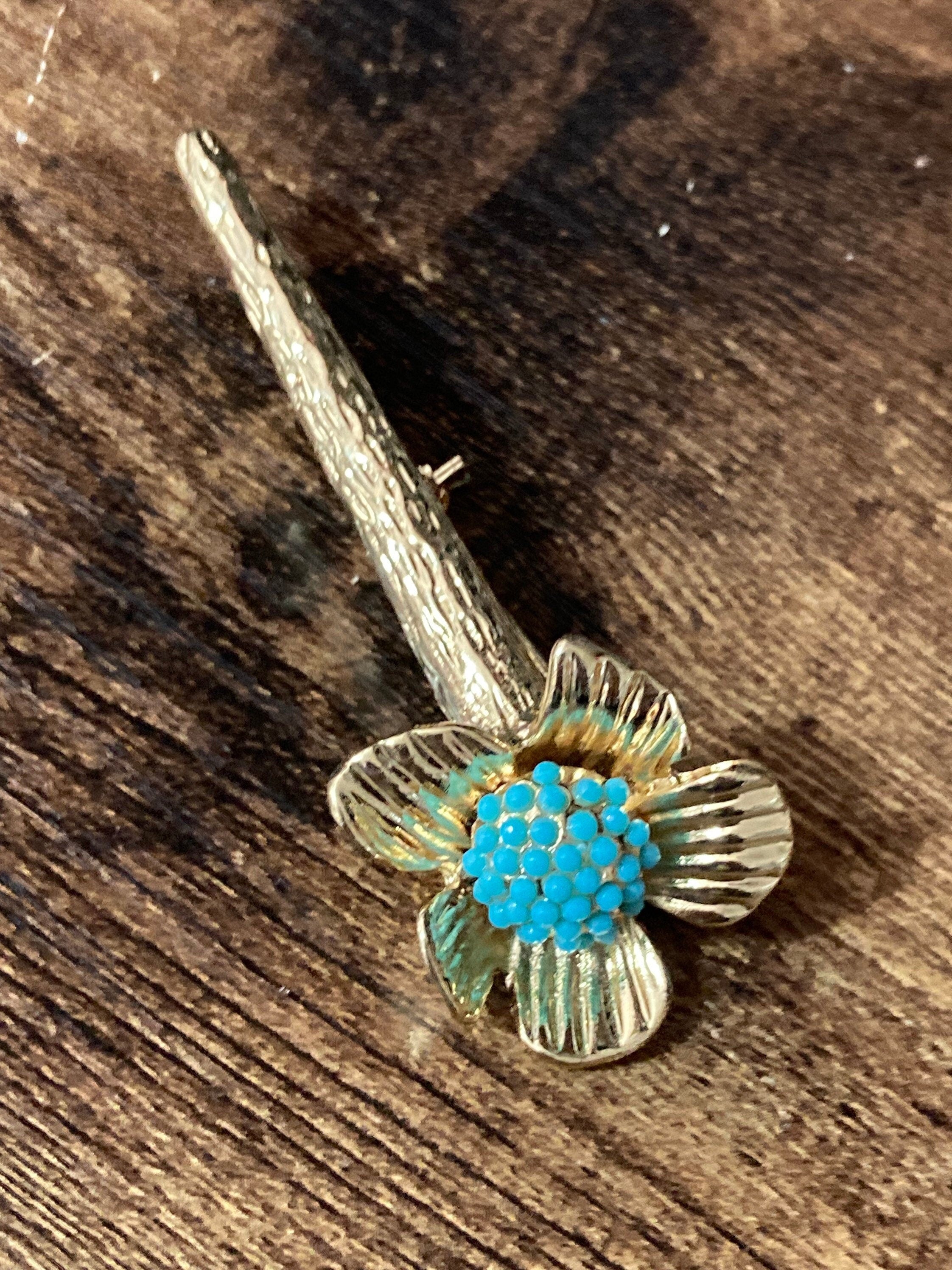 turquoise beaded abstract floral posy brooch 1960s vintage modernist gold tone