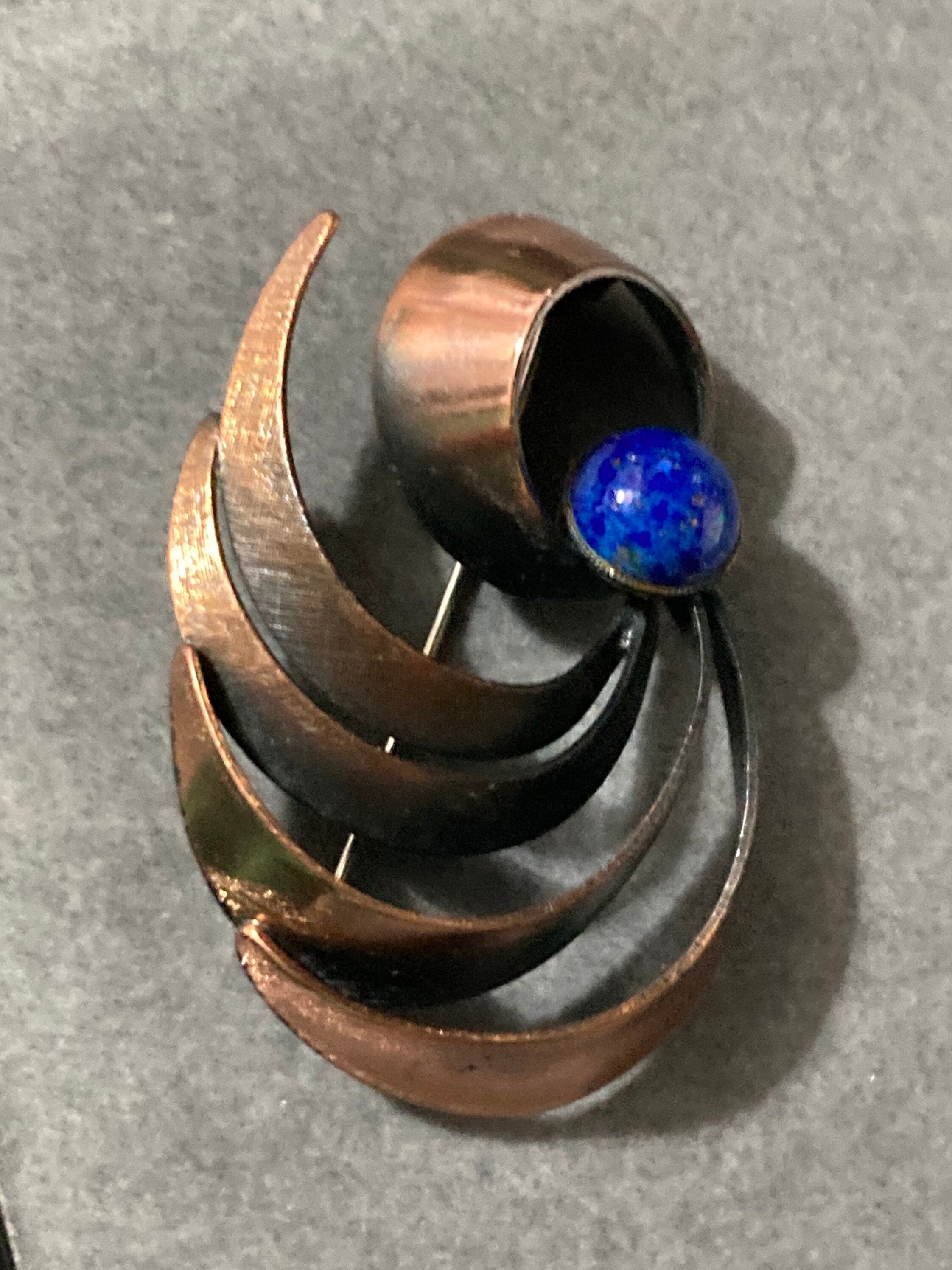Vintage copper faux Lapis Lazuli brooch with roll clasp 1960s