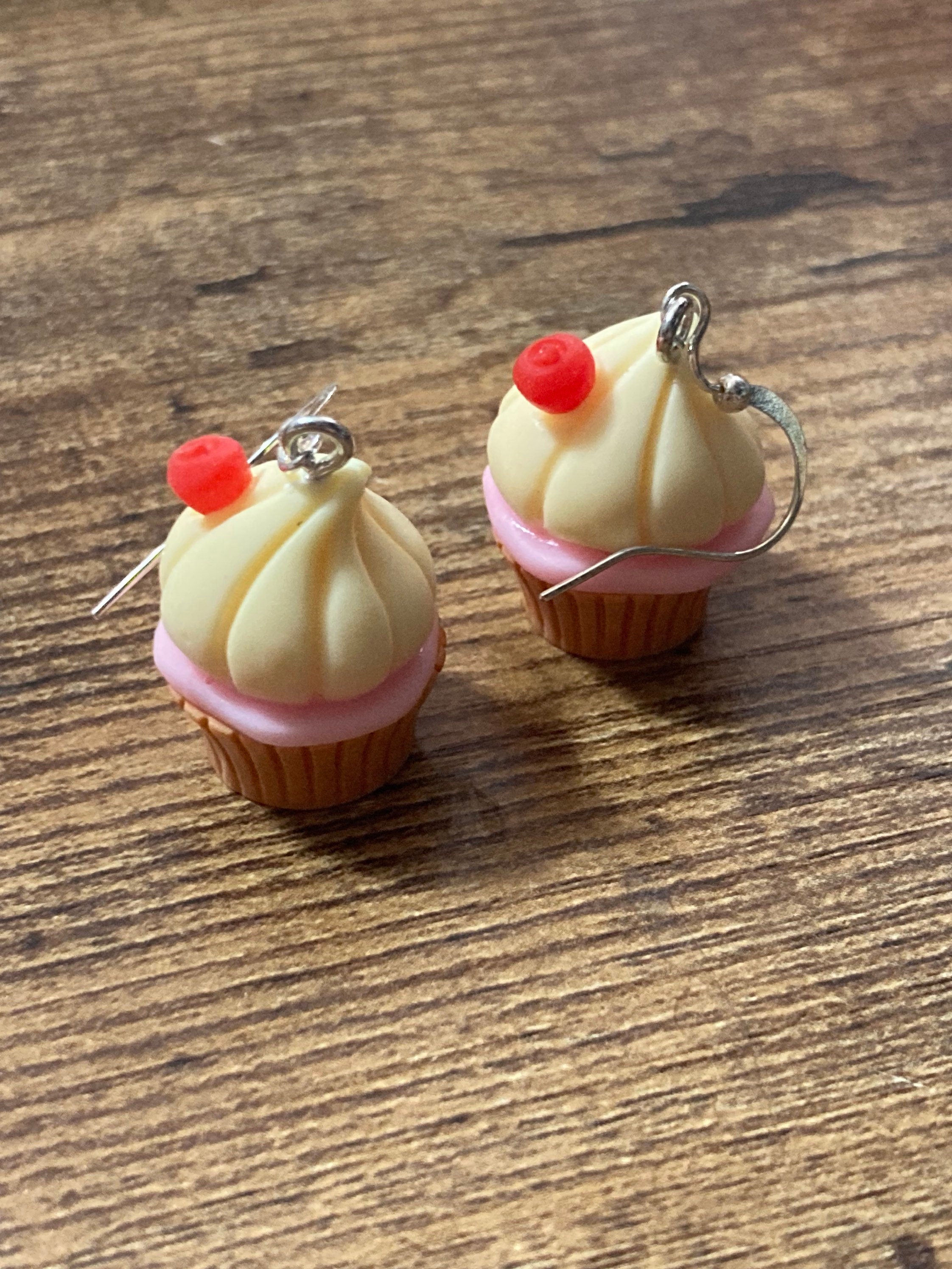Novelty pink cream cupcake dangly earrings pierced