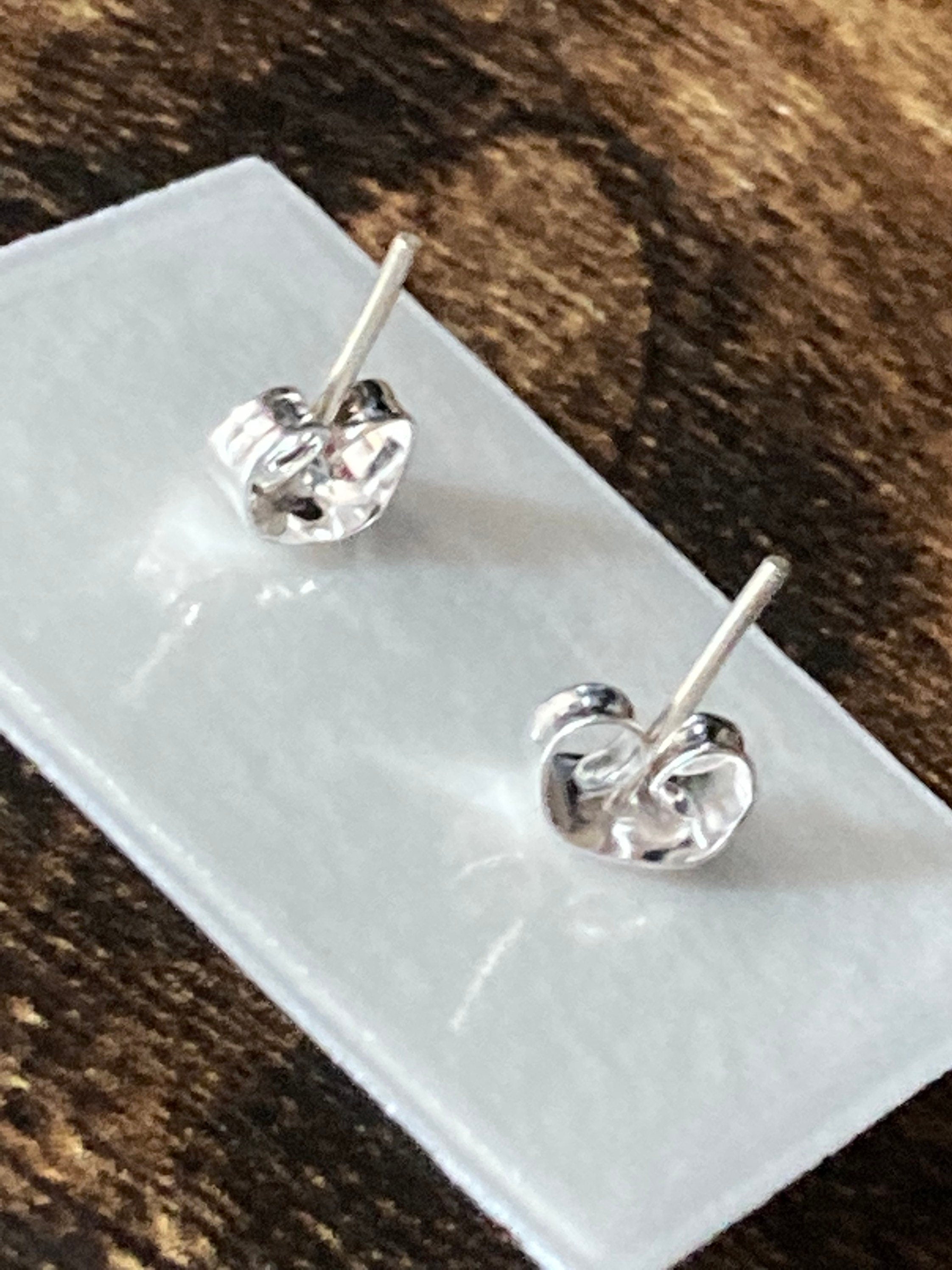 Plain 6mm clear crystal diamanté stud earrings silver plated Very sparkly
