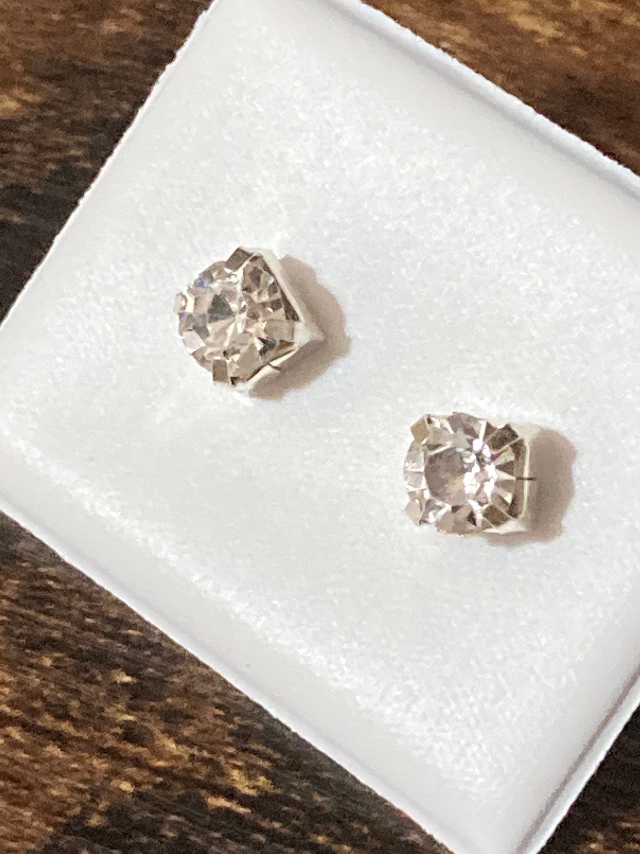 Plain 6mm clear crystal diamanté stud earrings silver plated Very sparkly