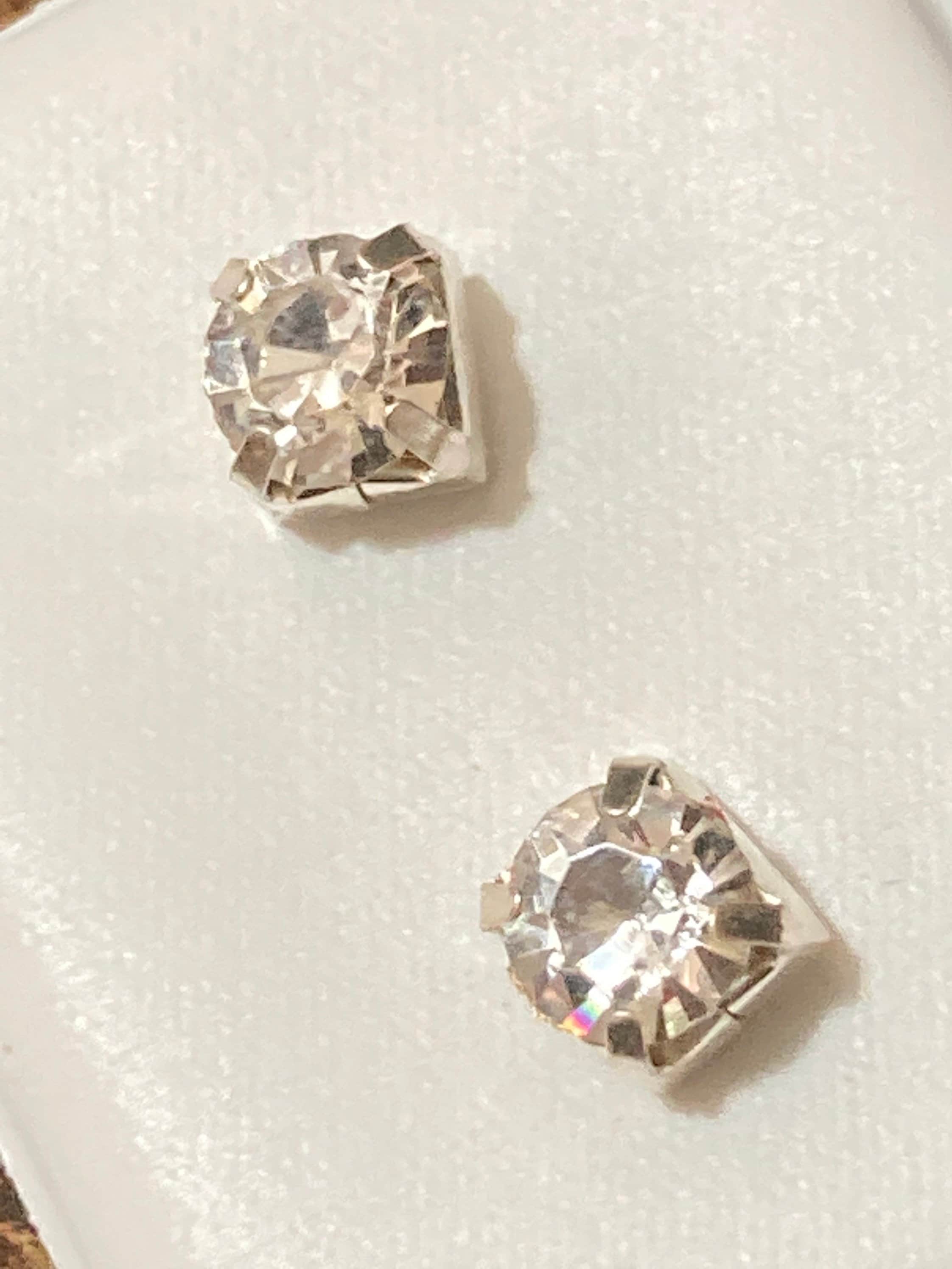 Plain 6mm clear crystal diamanté stud earrings silver plated Very sparkly