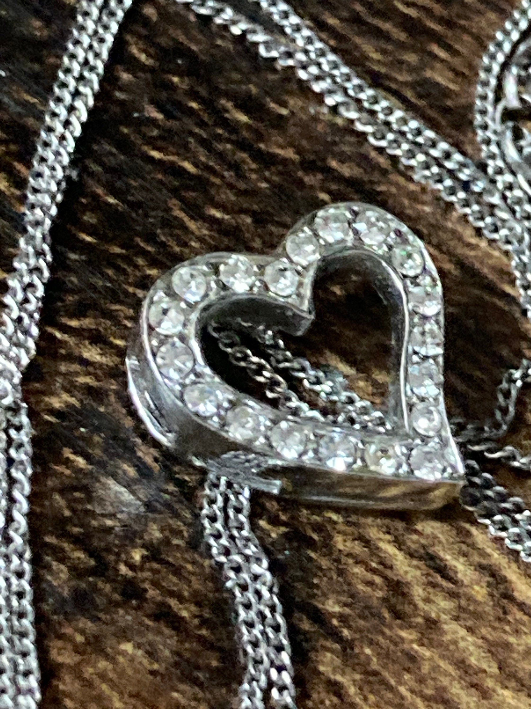 925 Sterling silver modernist diamanté heart pendant necklace 2.6gms adj 41cm to 48cm