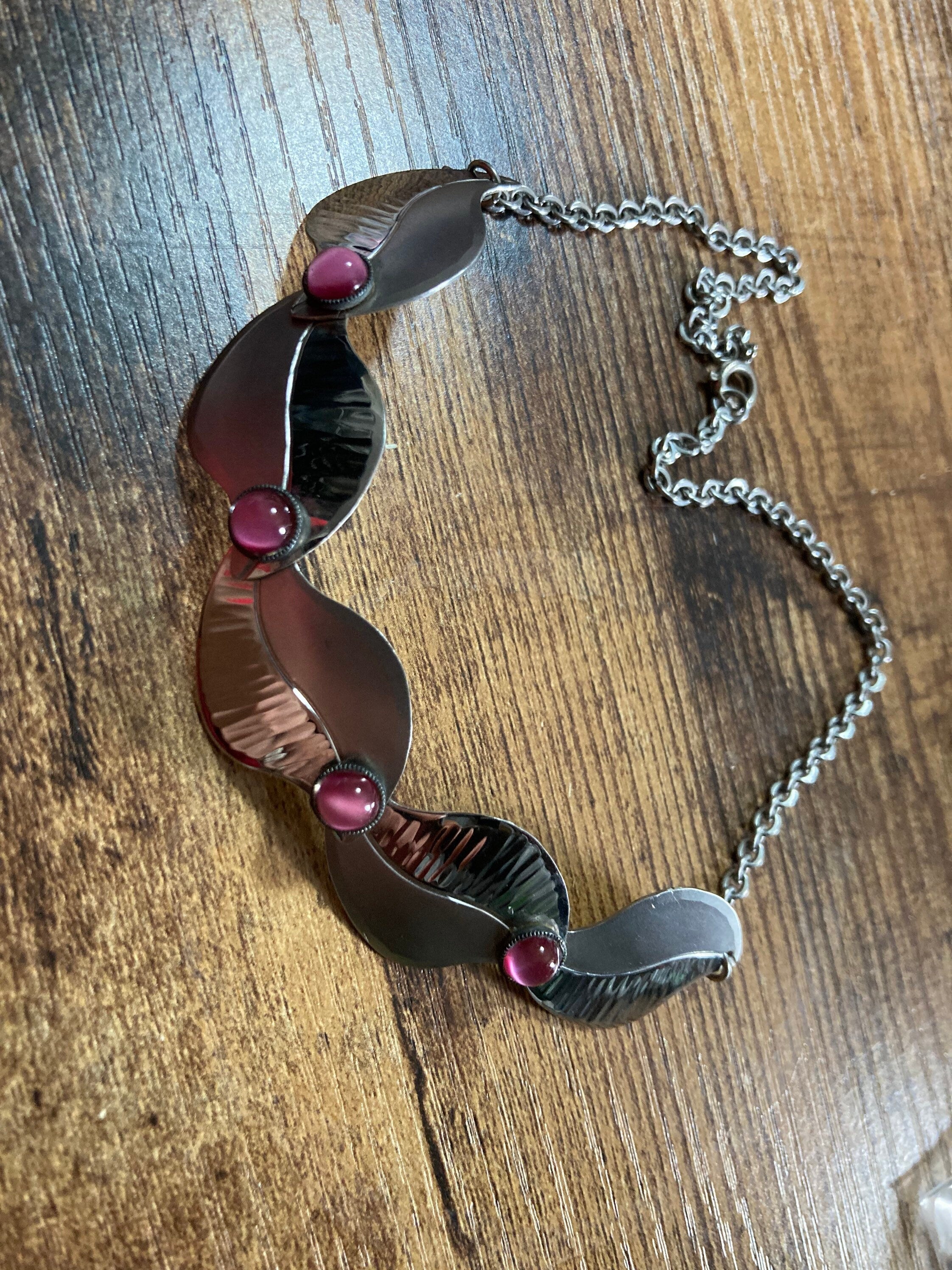 Petite 37cm modernist silver stainless steel choker necklace central pink cabochons