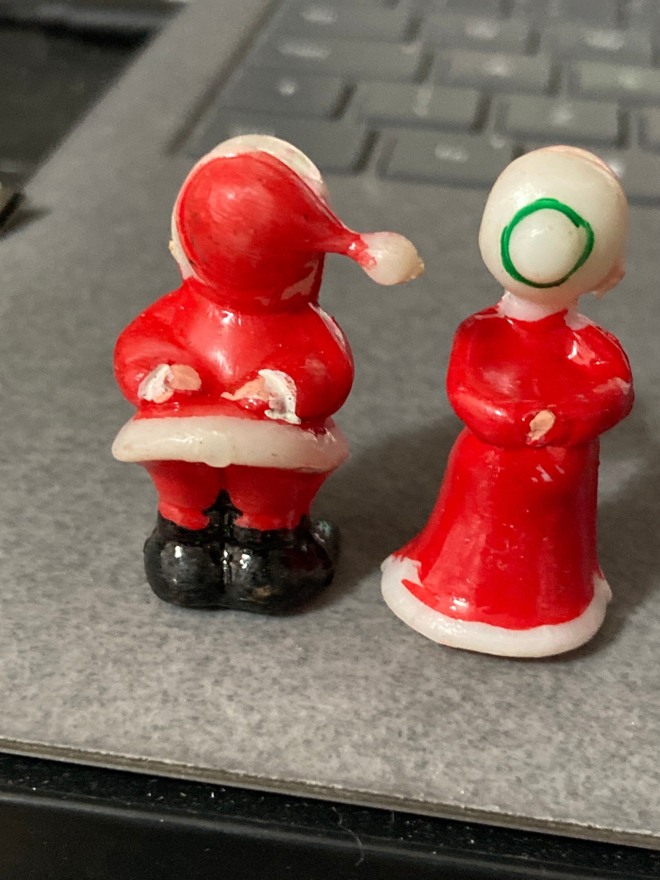 Vintage Mr & Mrs Santa Claus Kissing Cake Topper