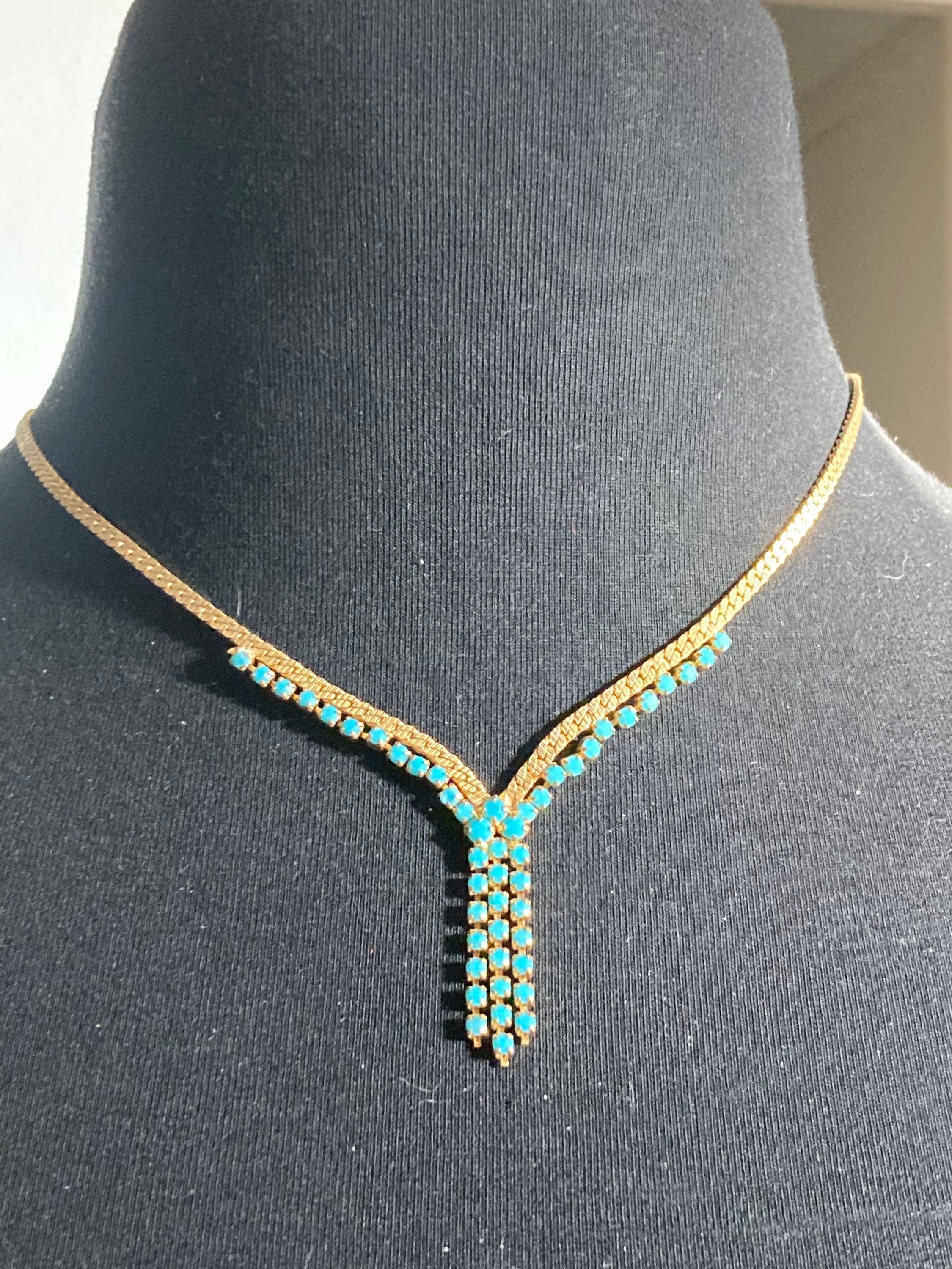 1970s gold tone mesh lariat drop necklace with turquoise glass paste