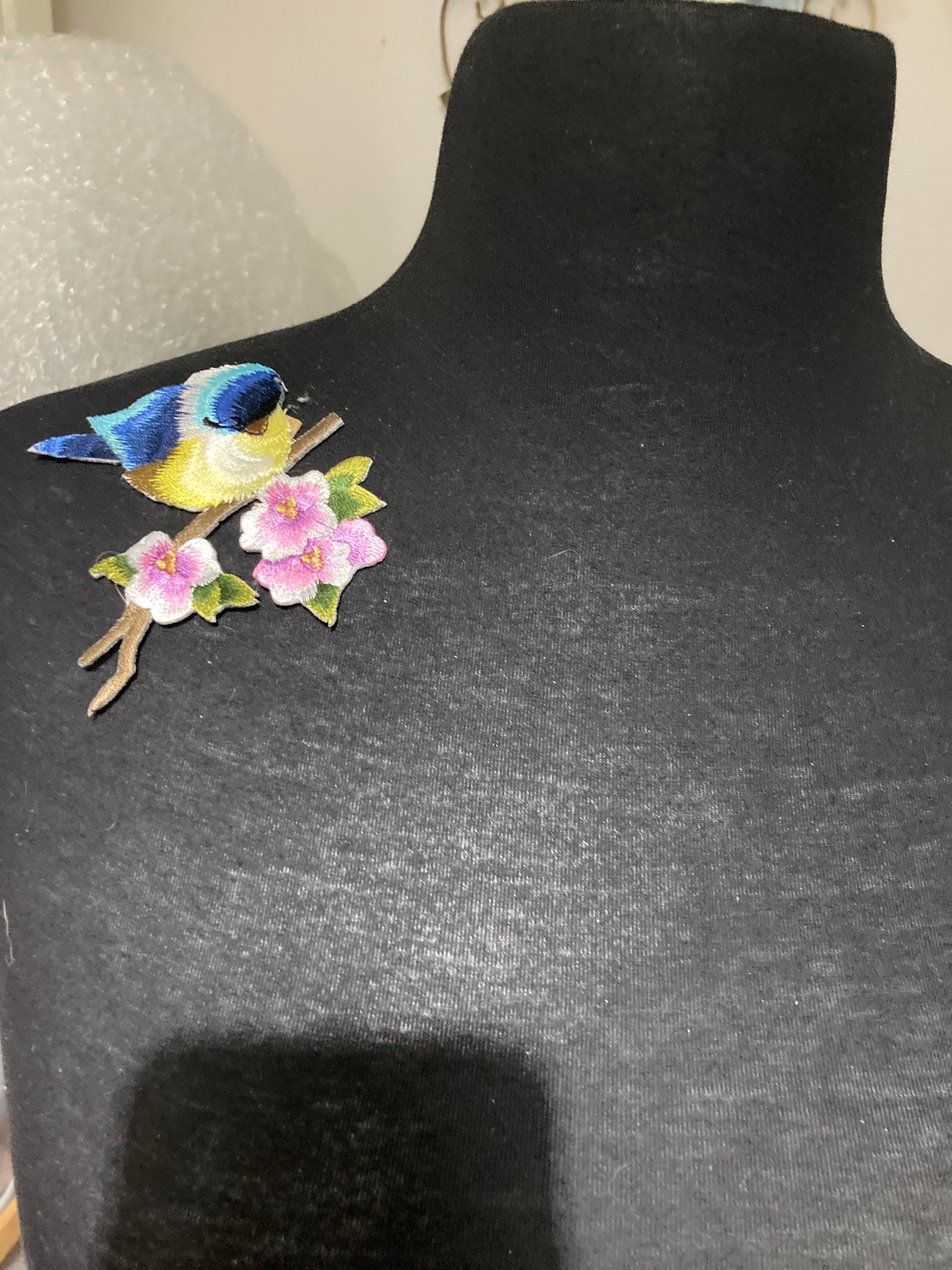 iron on blue tit garden bird applique patch 8x8cm