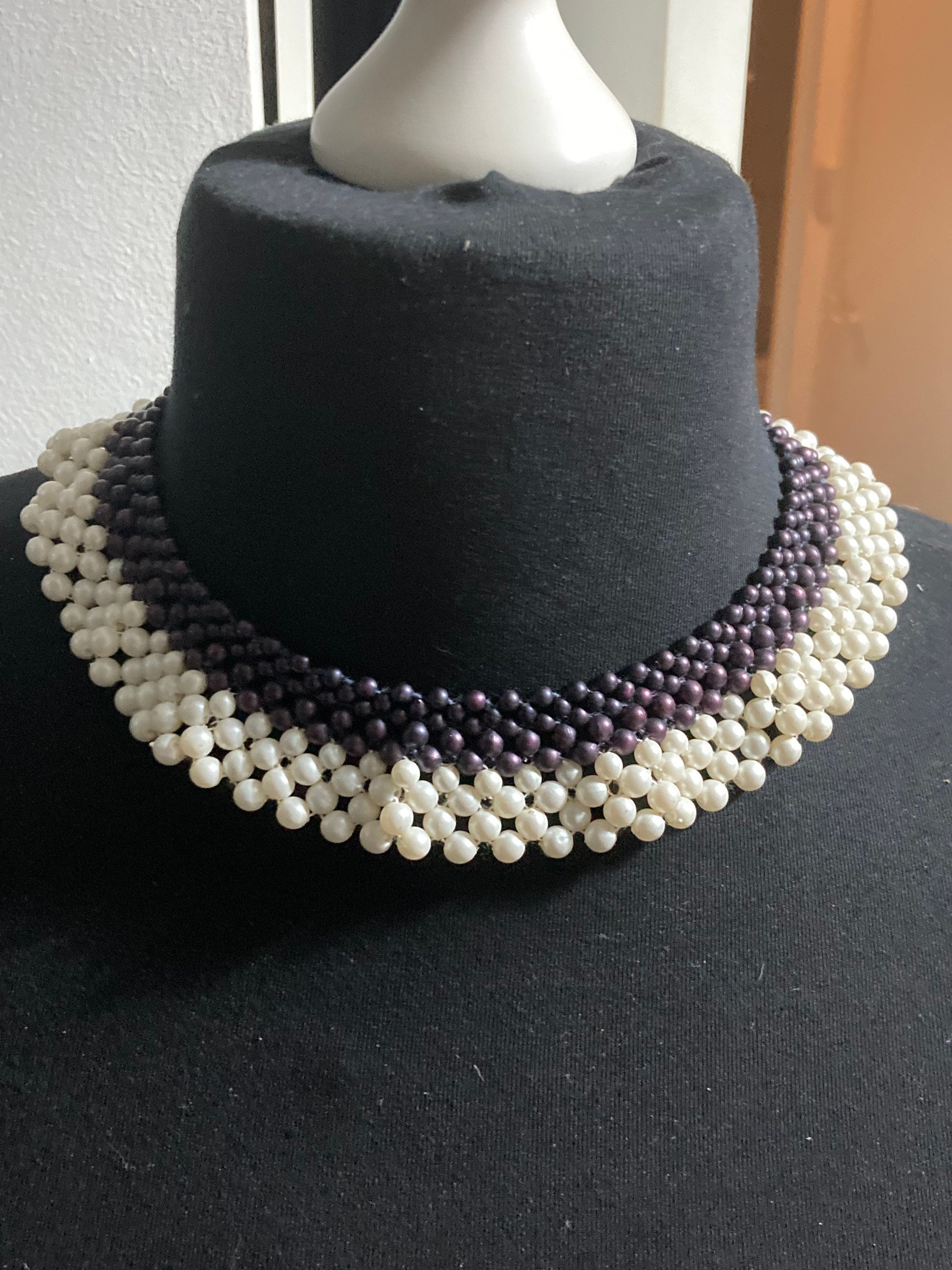 Navy Blue and White faux pearl choker 1950s 45cm
