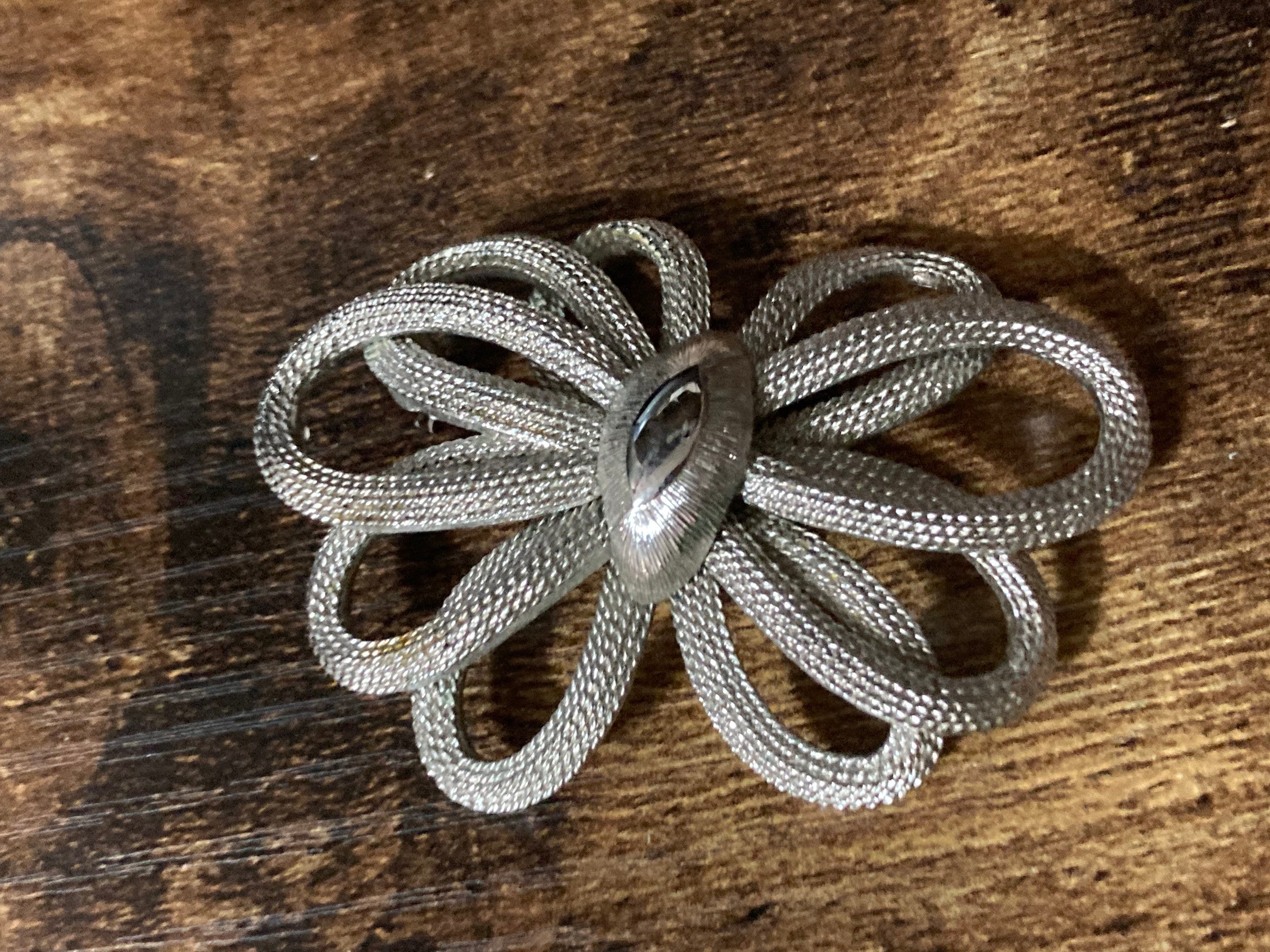 Signed MONET vintage modernist large silver tone mesh bow brooch