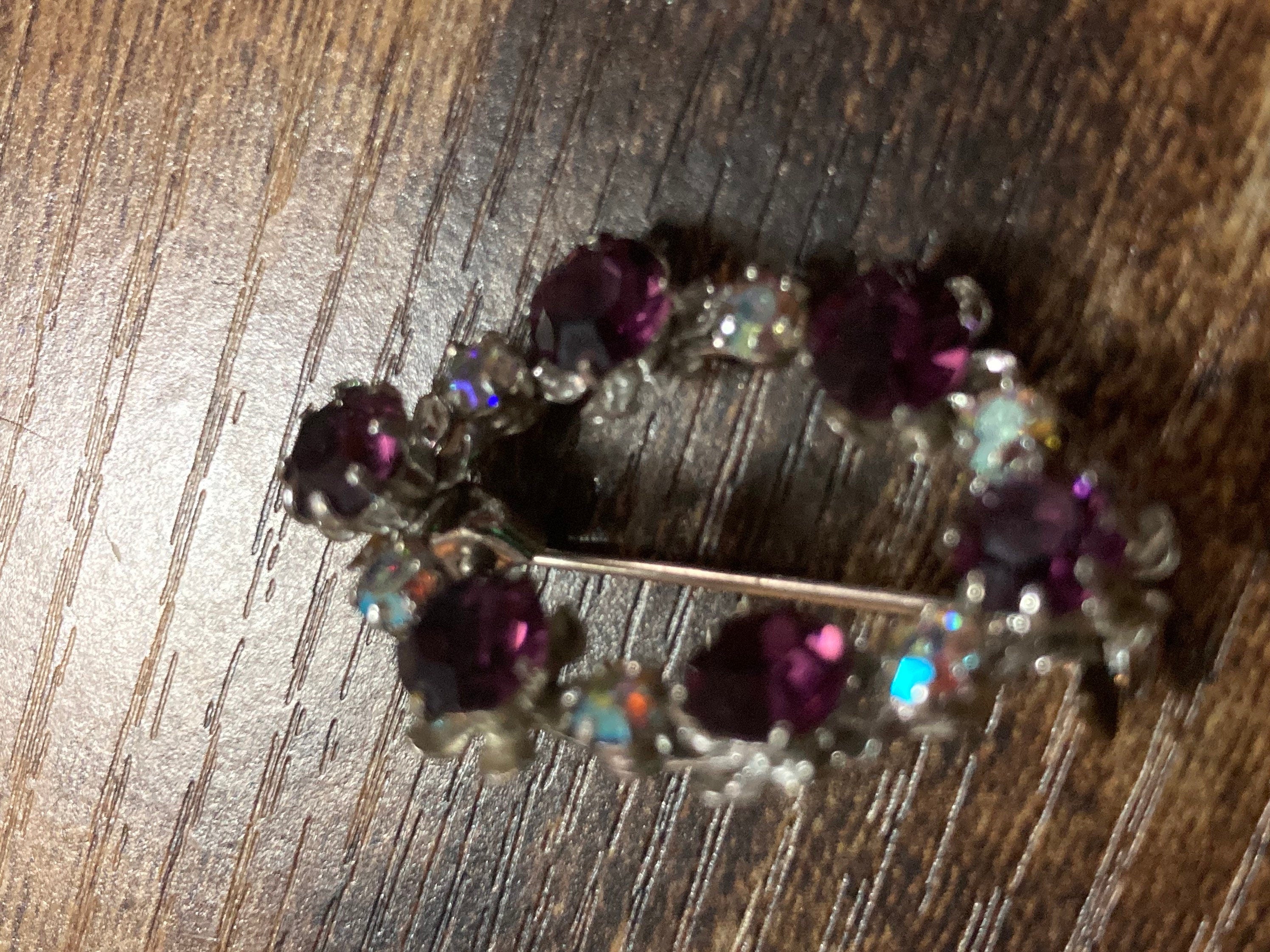 Silver tone amethyst purple Aurora borealis diamanté rhinestone brooch 4cm