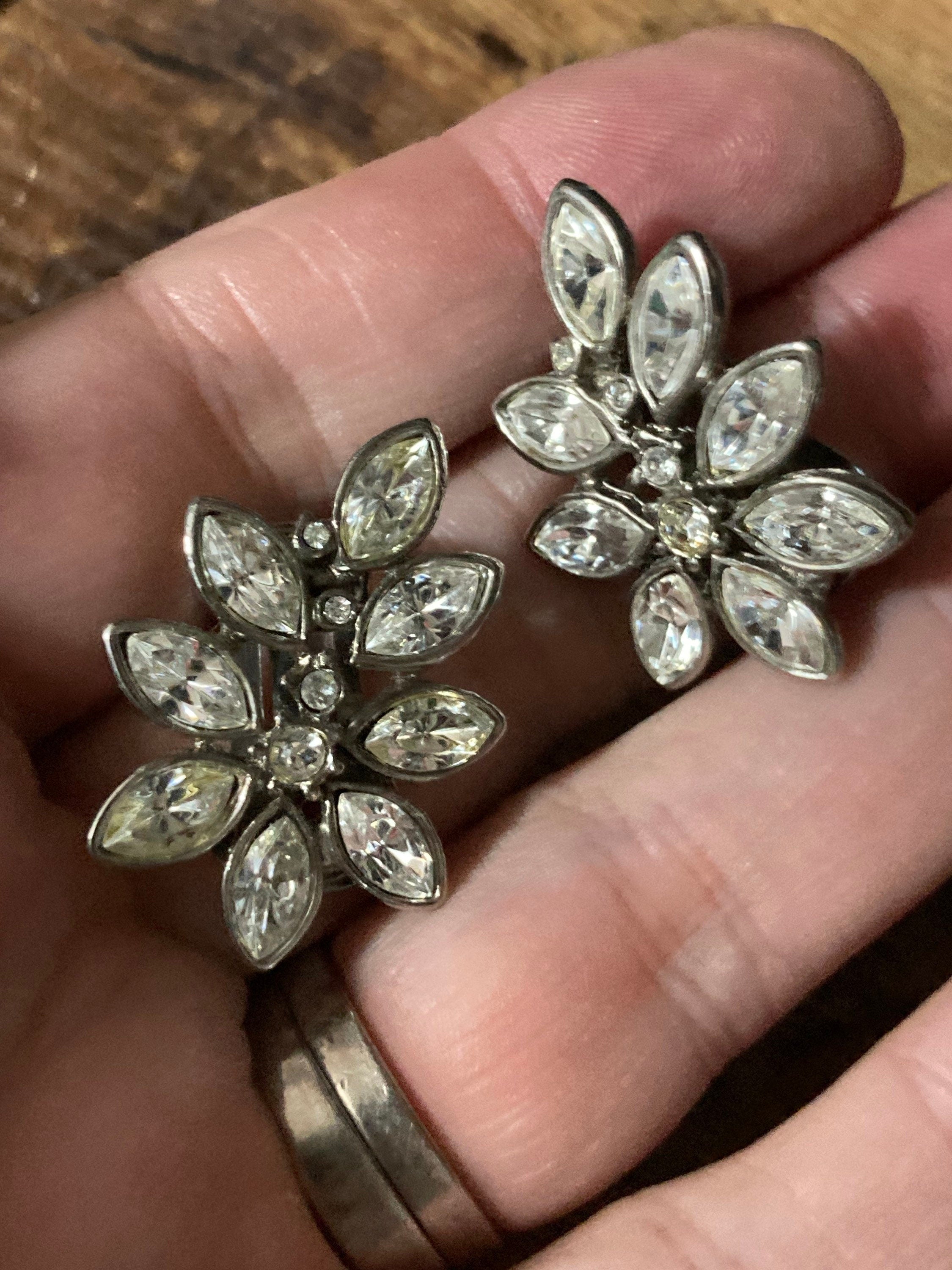 Vintage sparkly bridal Clip On Earrings Diamanté paste Studs