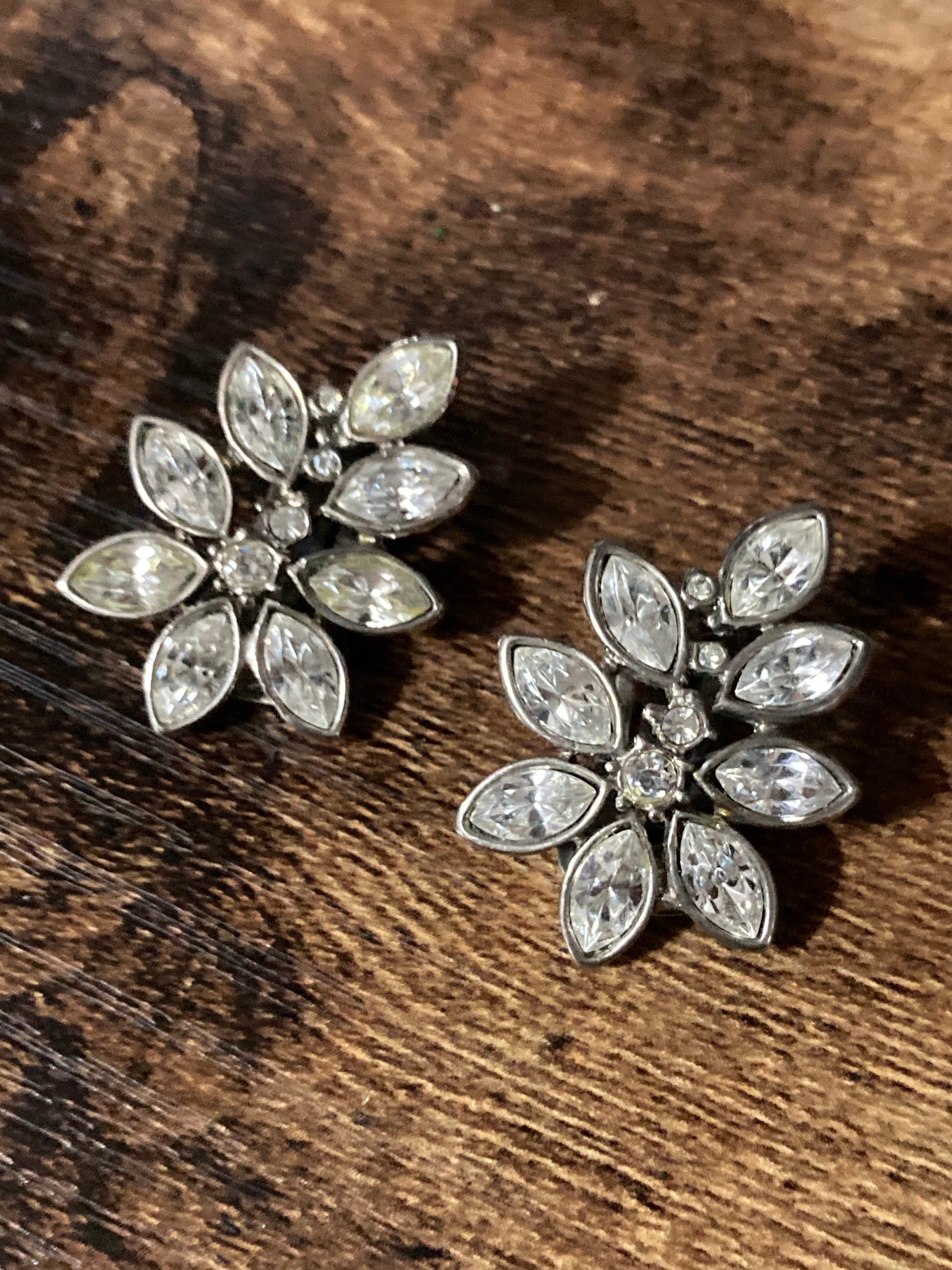 Vintage sparkly bridal Clip On Earrings Diamanté paste Studs