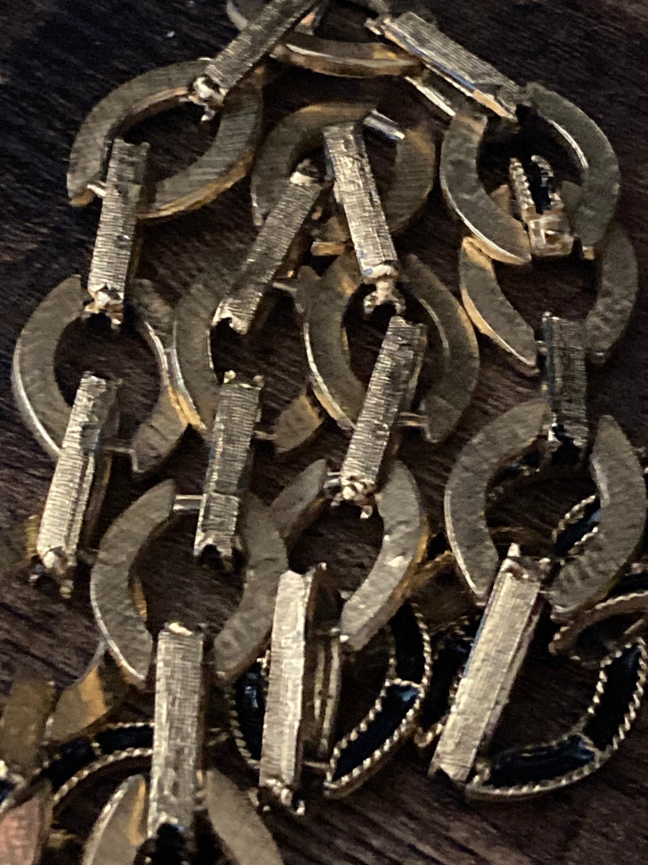 Vintage black long enamel chain link gold tone necklace 85cm heavy