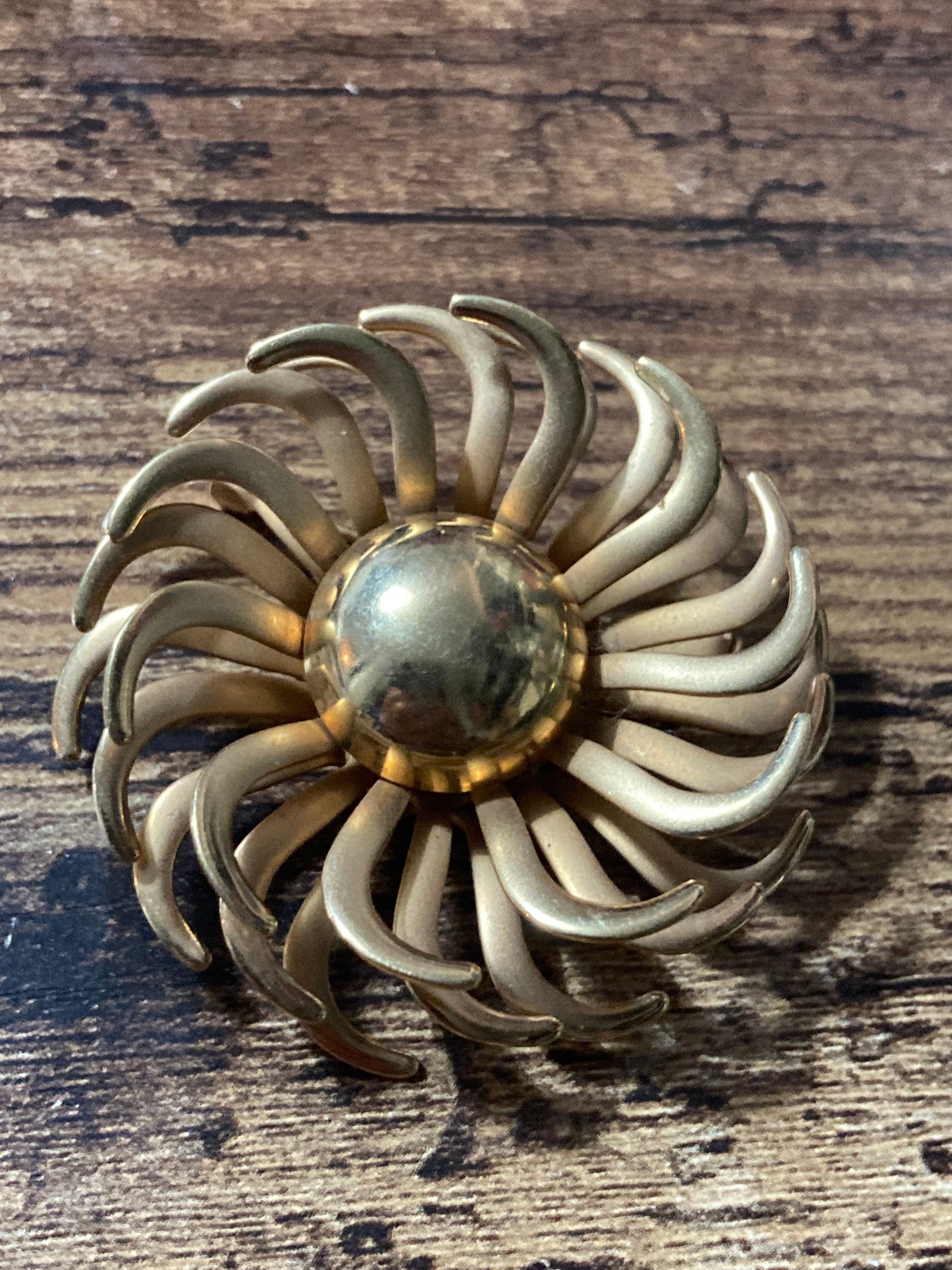 Vintage mid century Gold Tone abstract flower Brooch 1950s