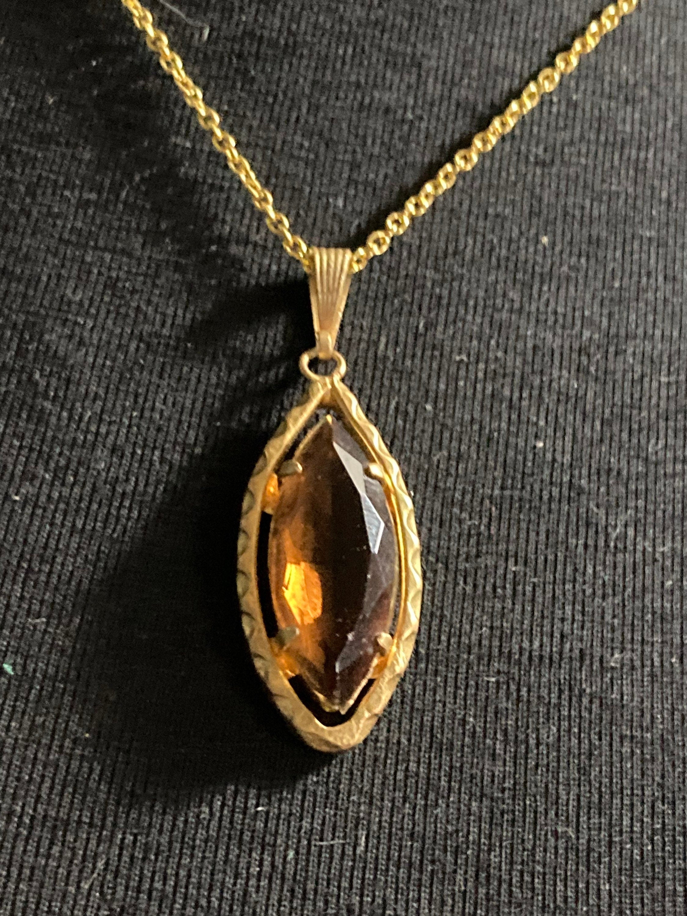 Vintage gold tone metal brown cognac glass pendant necklace