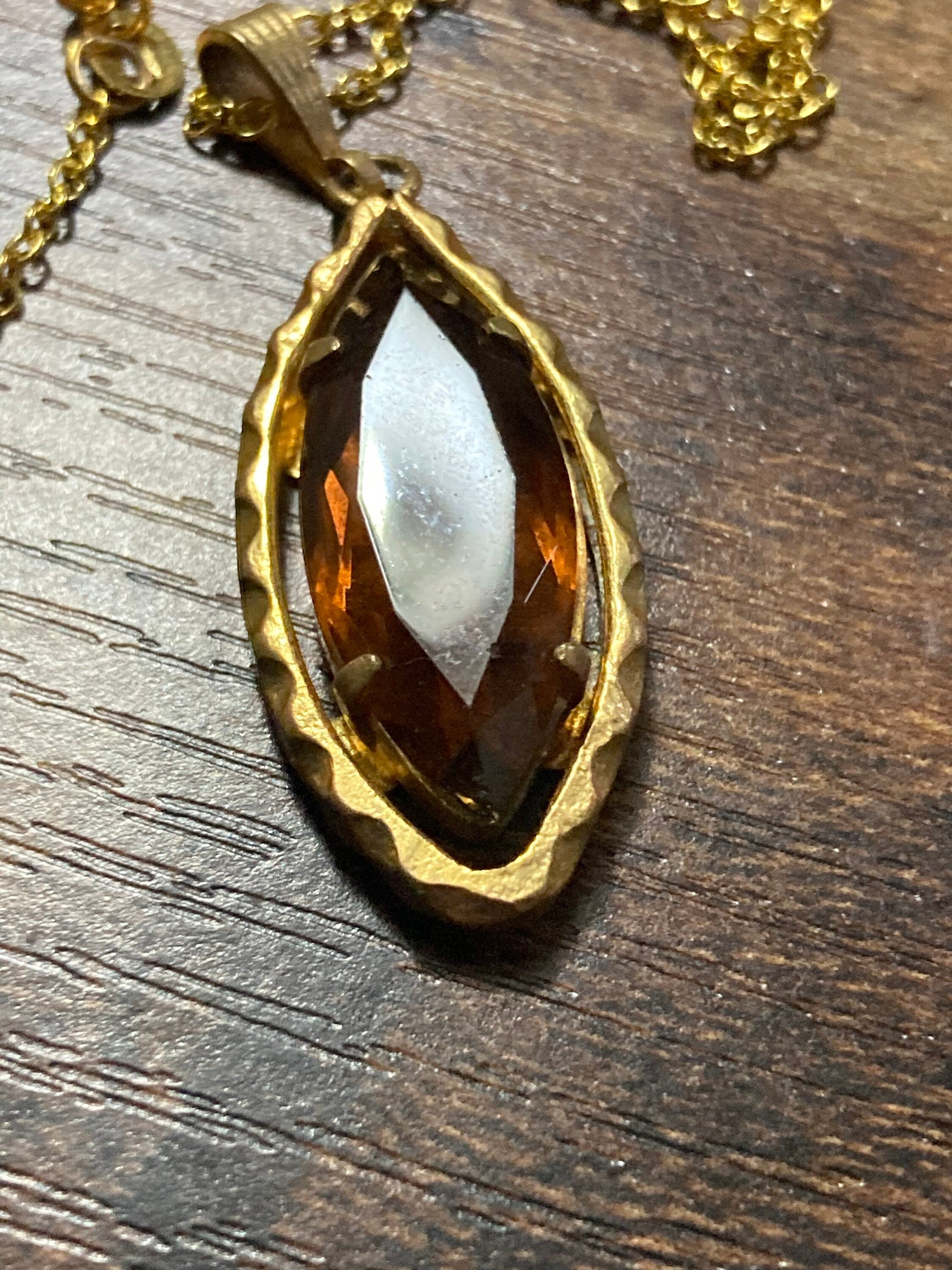 Vintage gold tone metal brown cognac glass pendant necklace