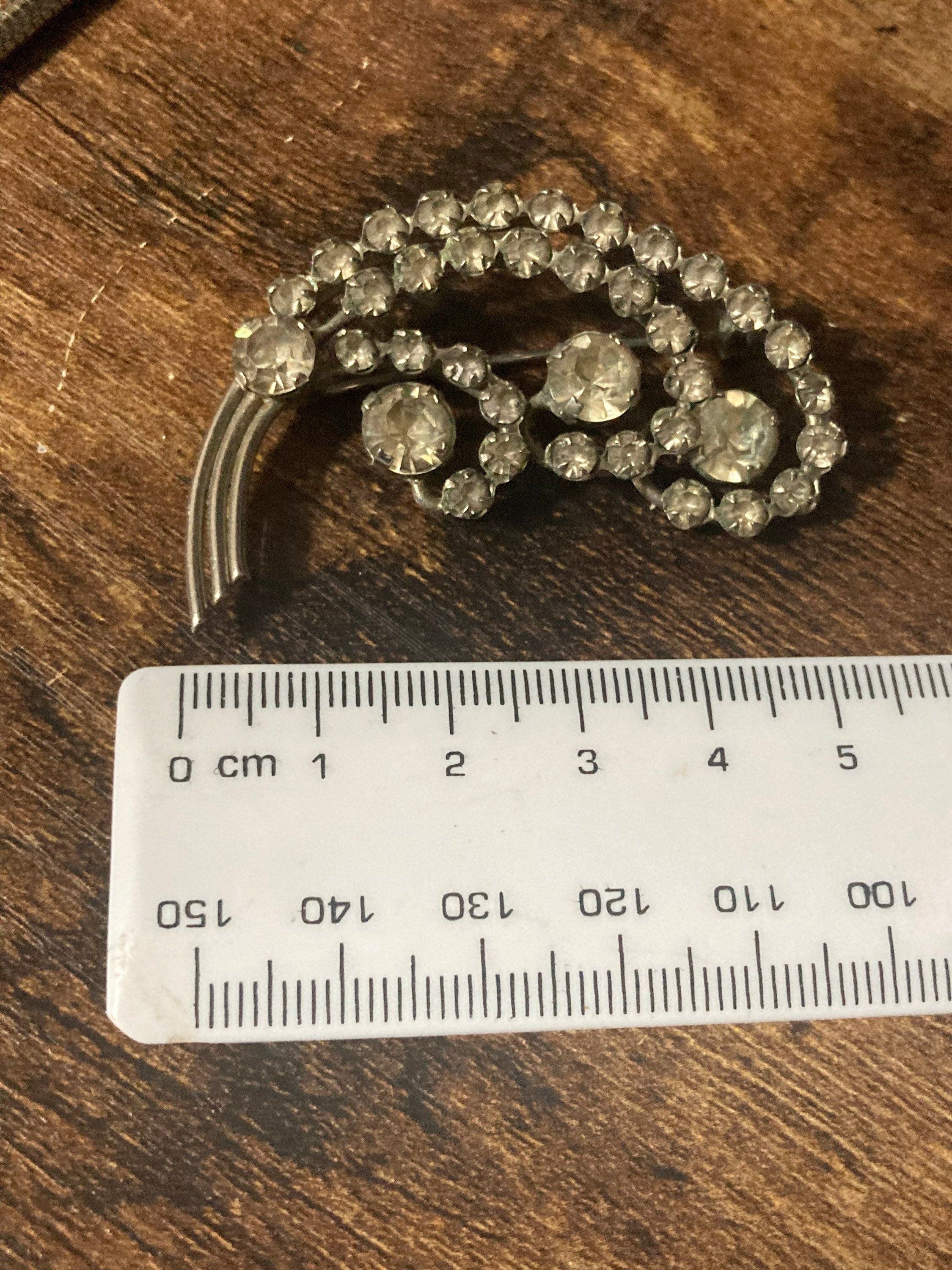 Vintage floral paste glass  clear Diamanté silver tone Brooch
