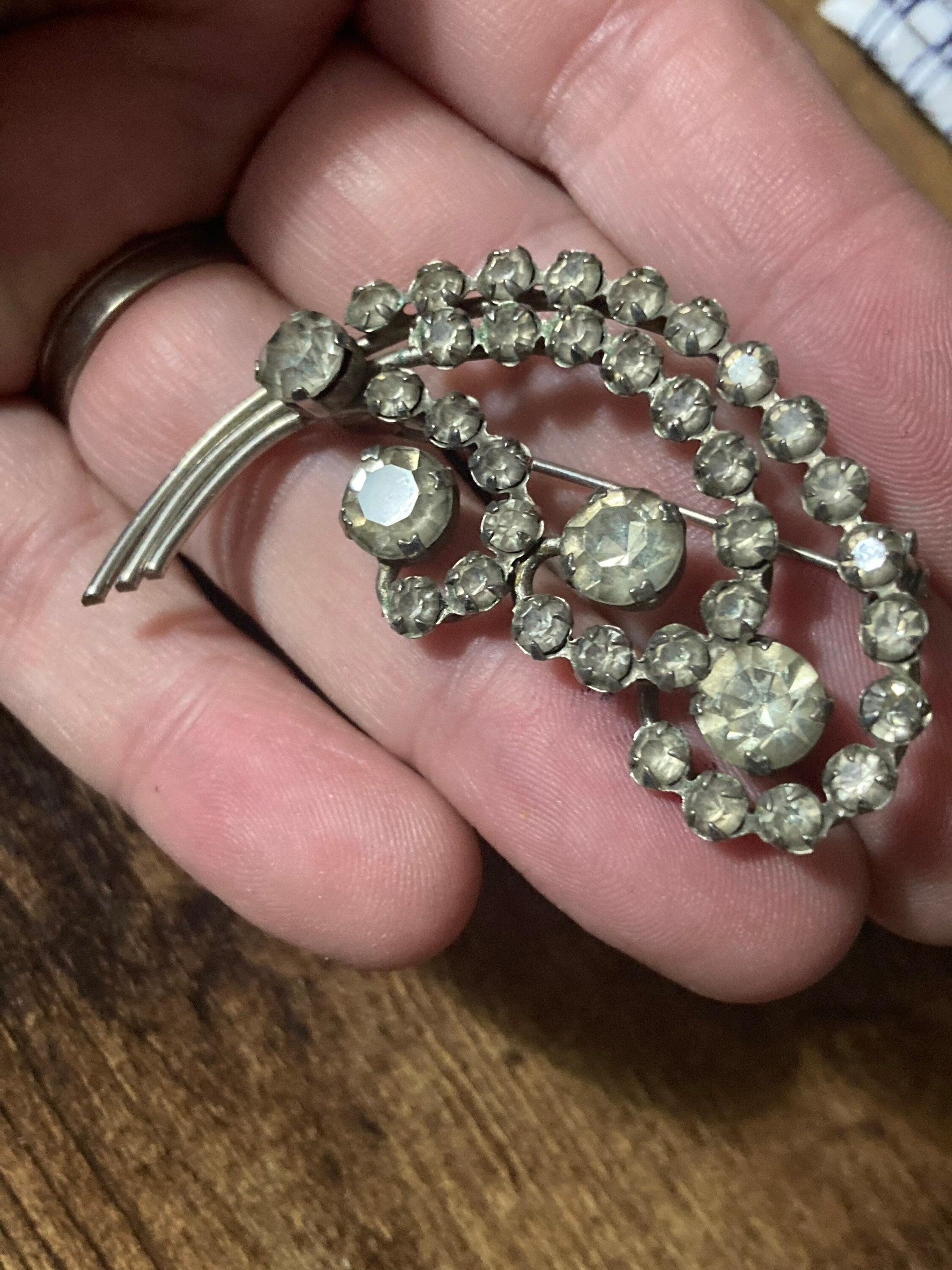 Vintage floral paste glass  clear Diamanté silver tone Brooch