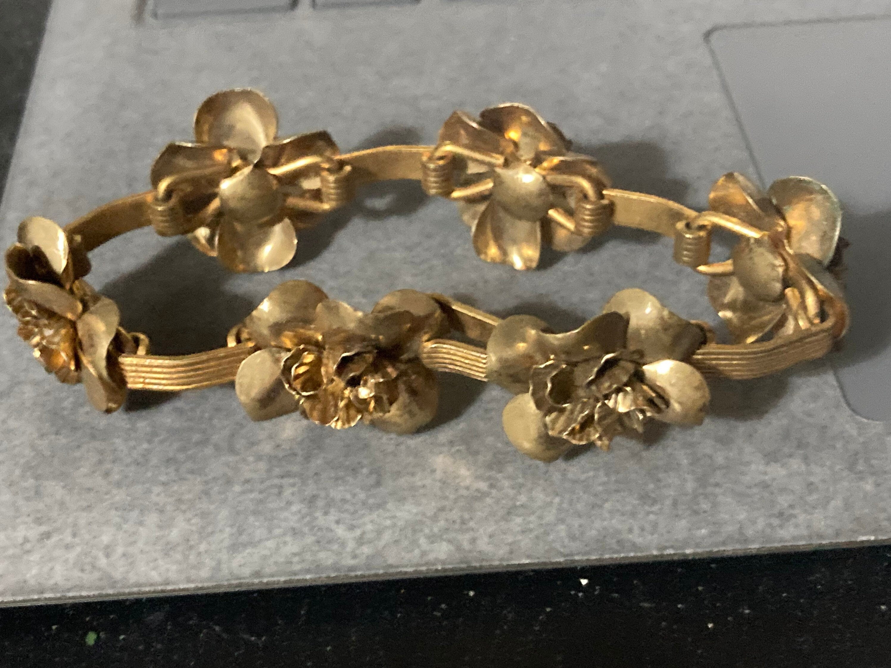 18cm Czech gilt brass metal floral panel link bracelet 1940s