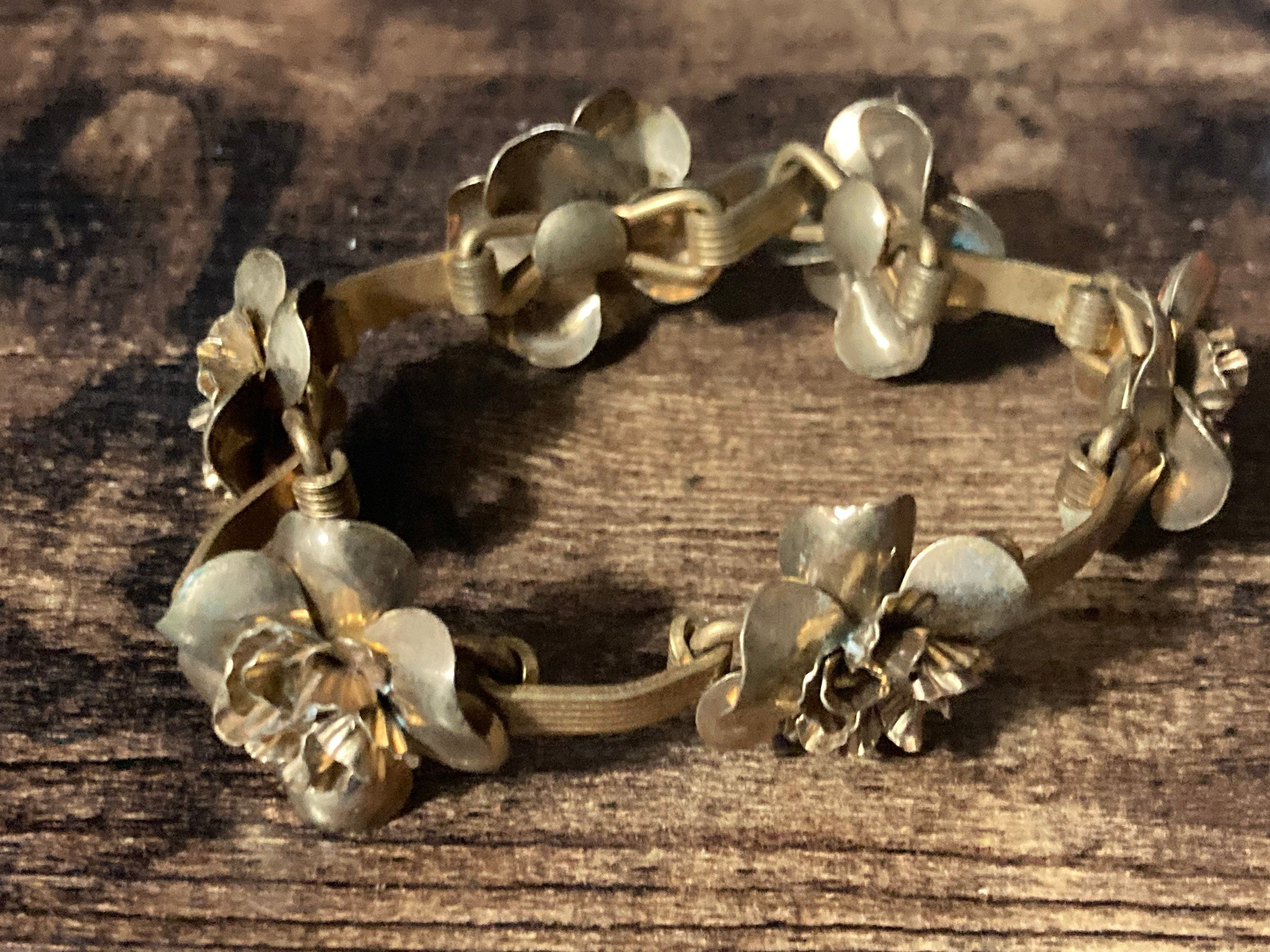 18cm Czech gilt brass metal floral panel link bracelet 1940s