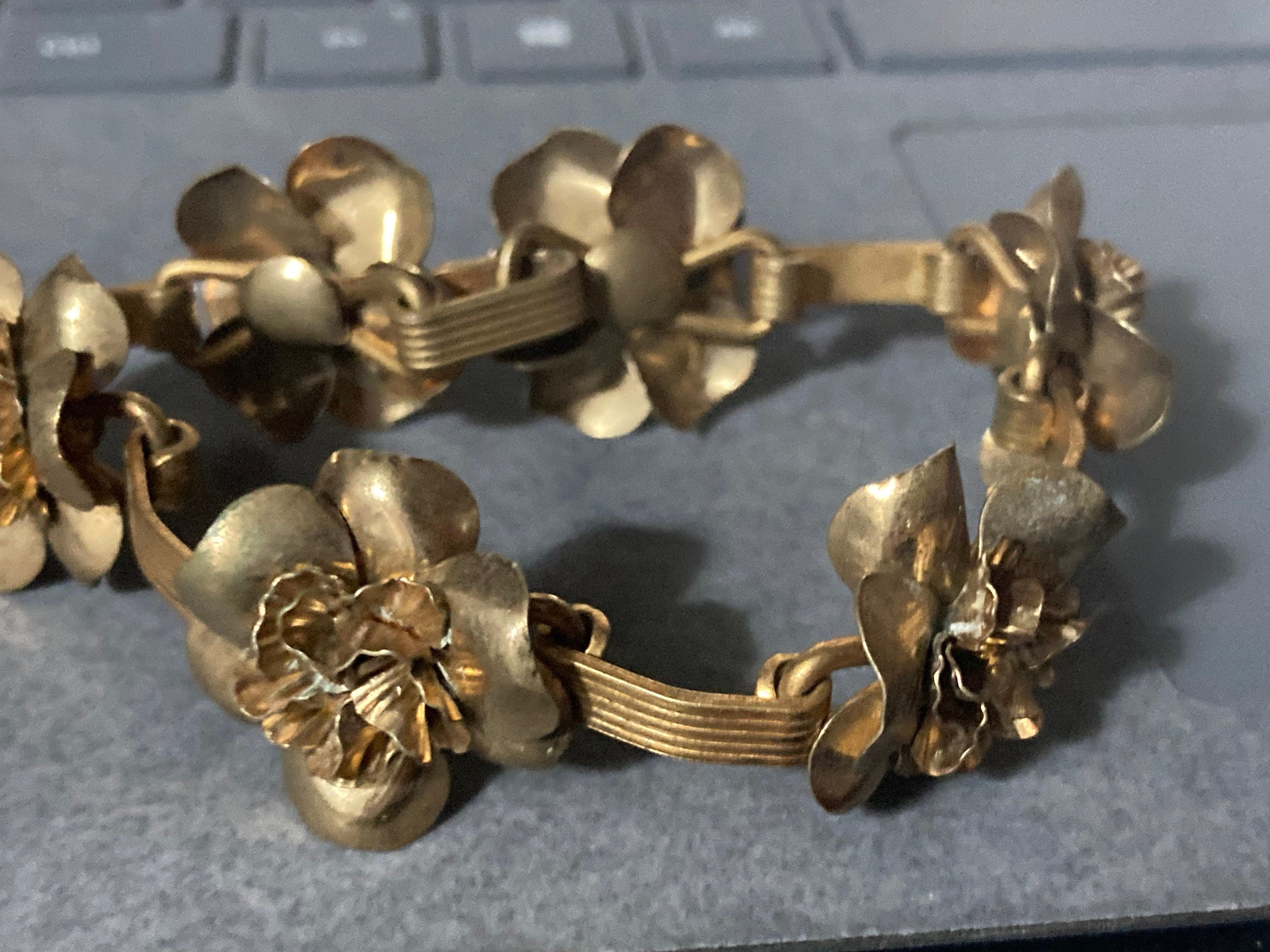 18cm Czech gilt brass metal floral panel link bracelet 1940s