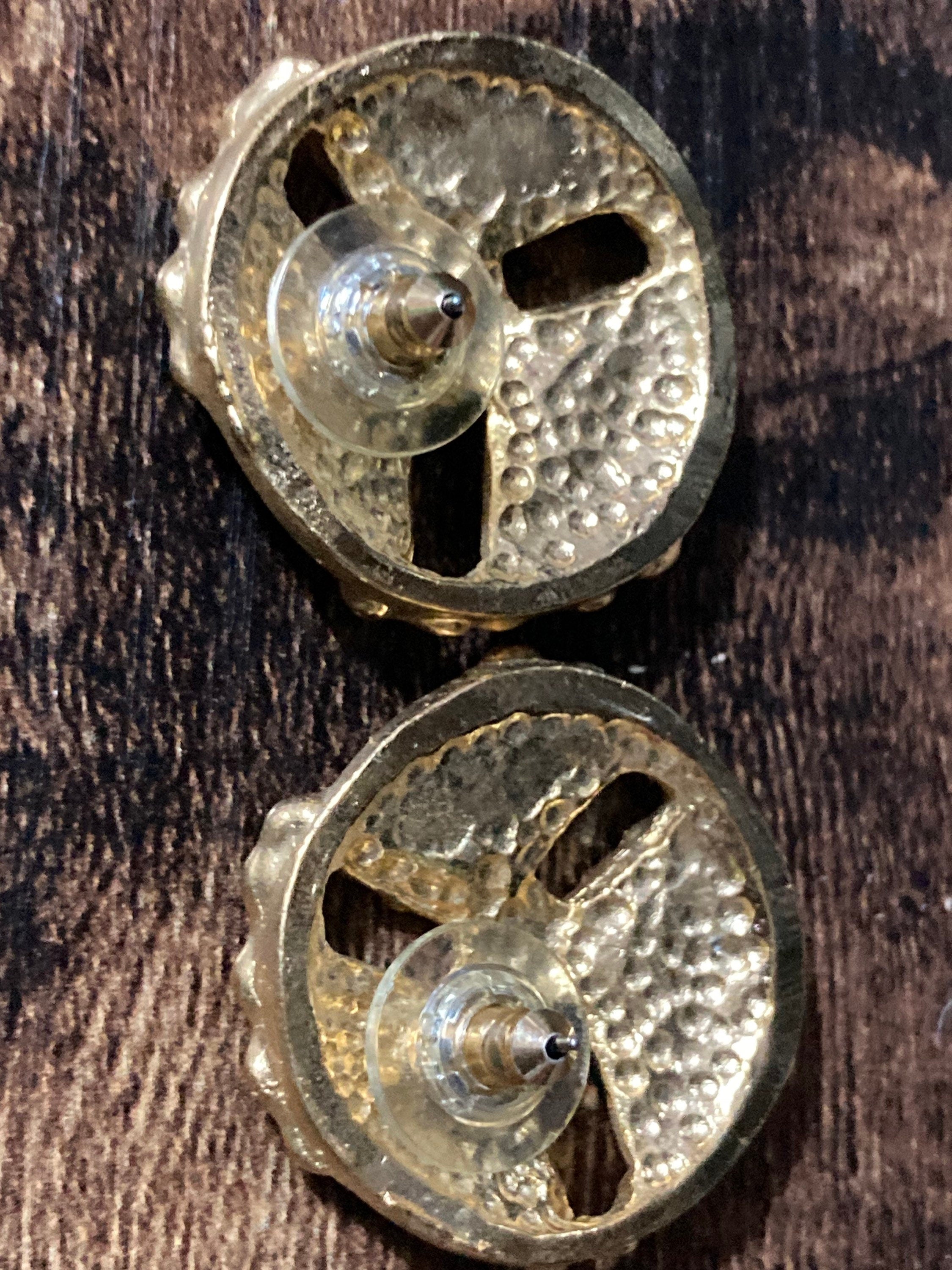 Vintage 1980s Gold tone Black enamel cube pair stud earrings pierced