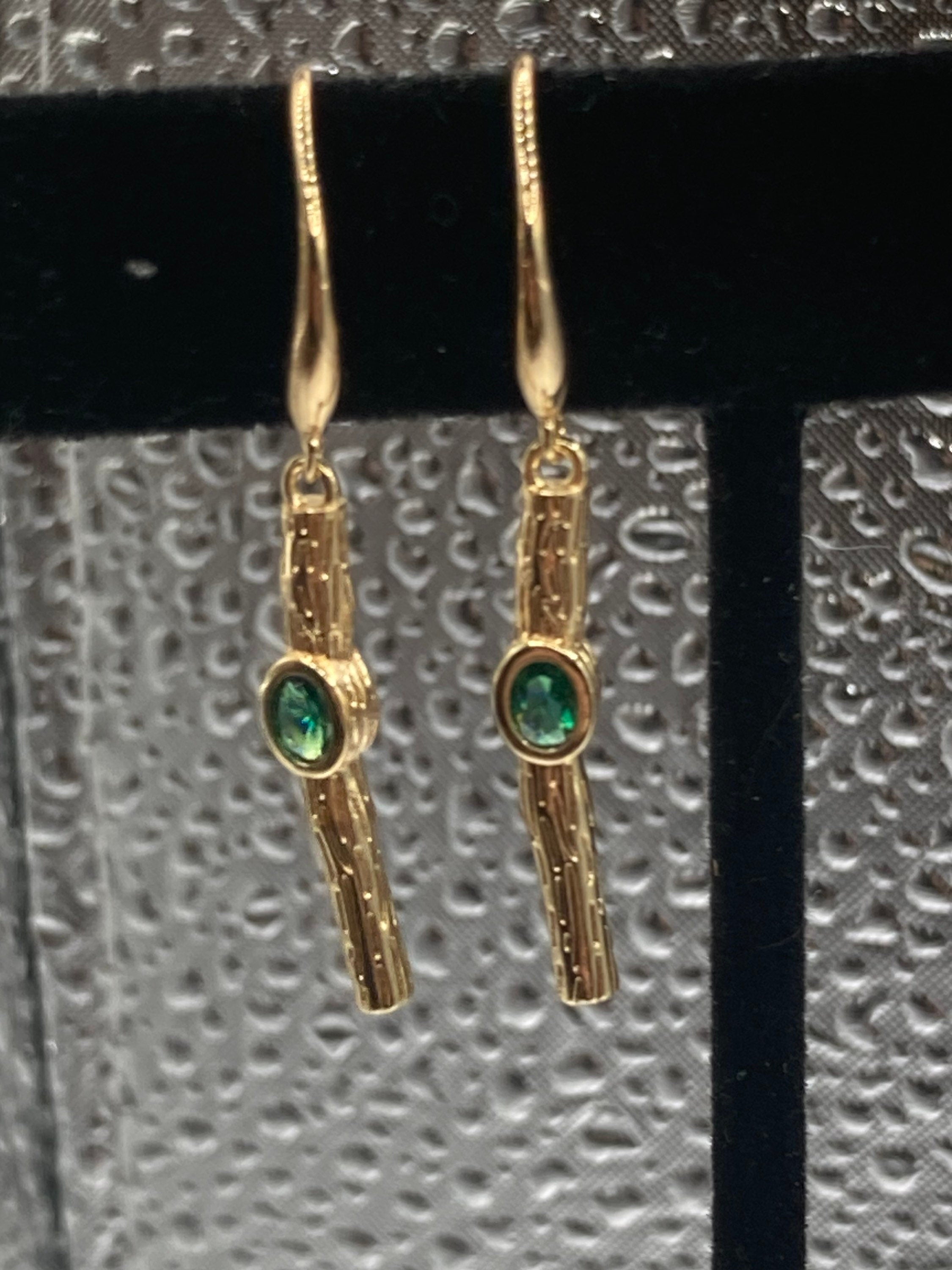 18k Gold plated modernist crystal emerald green glass diamanté drop bezel earrings