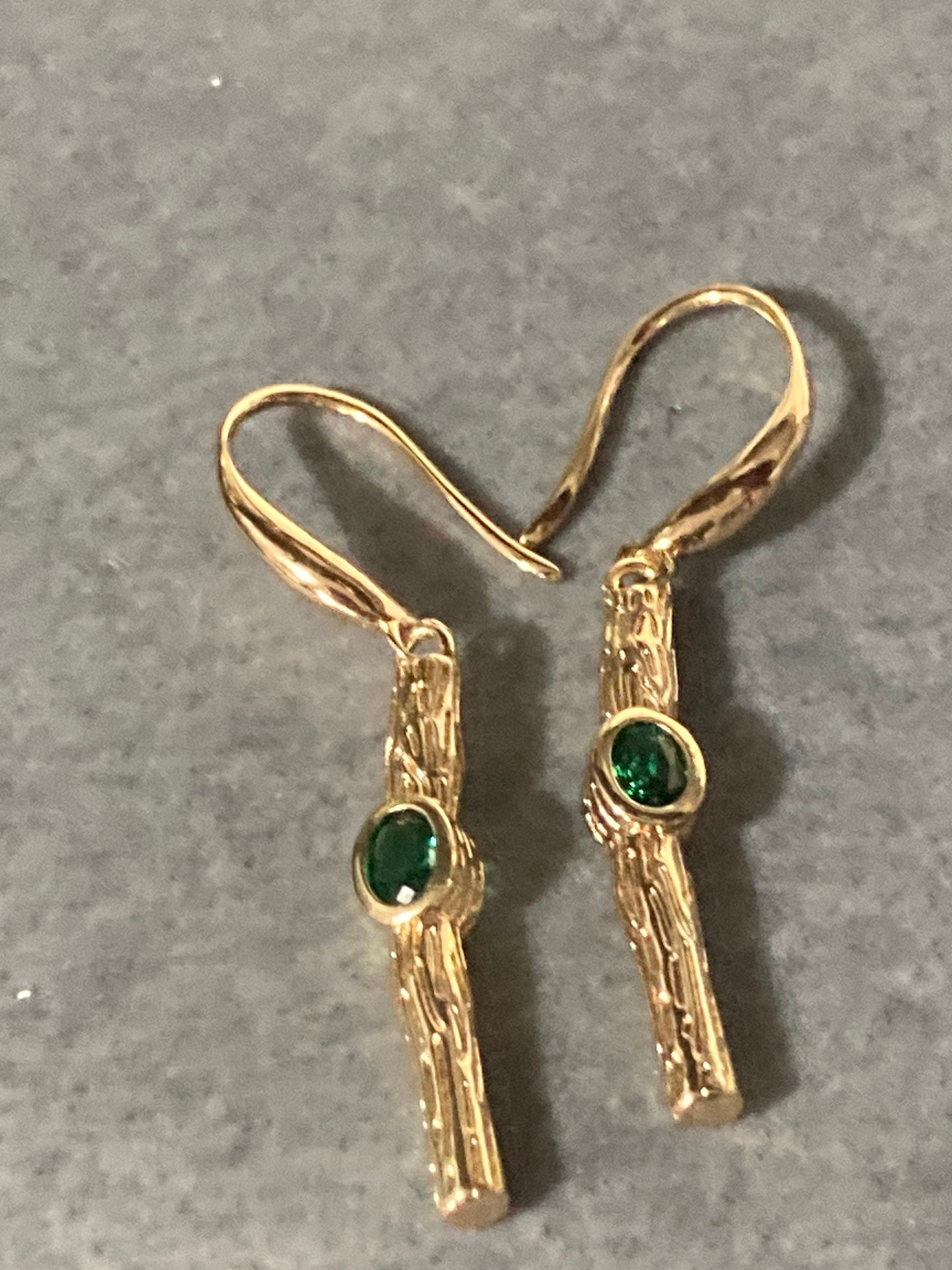 18k Gold plated modernist crystal emerald green glass diamanté drop bezel earrings