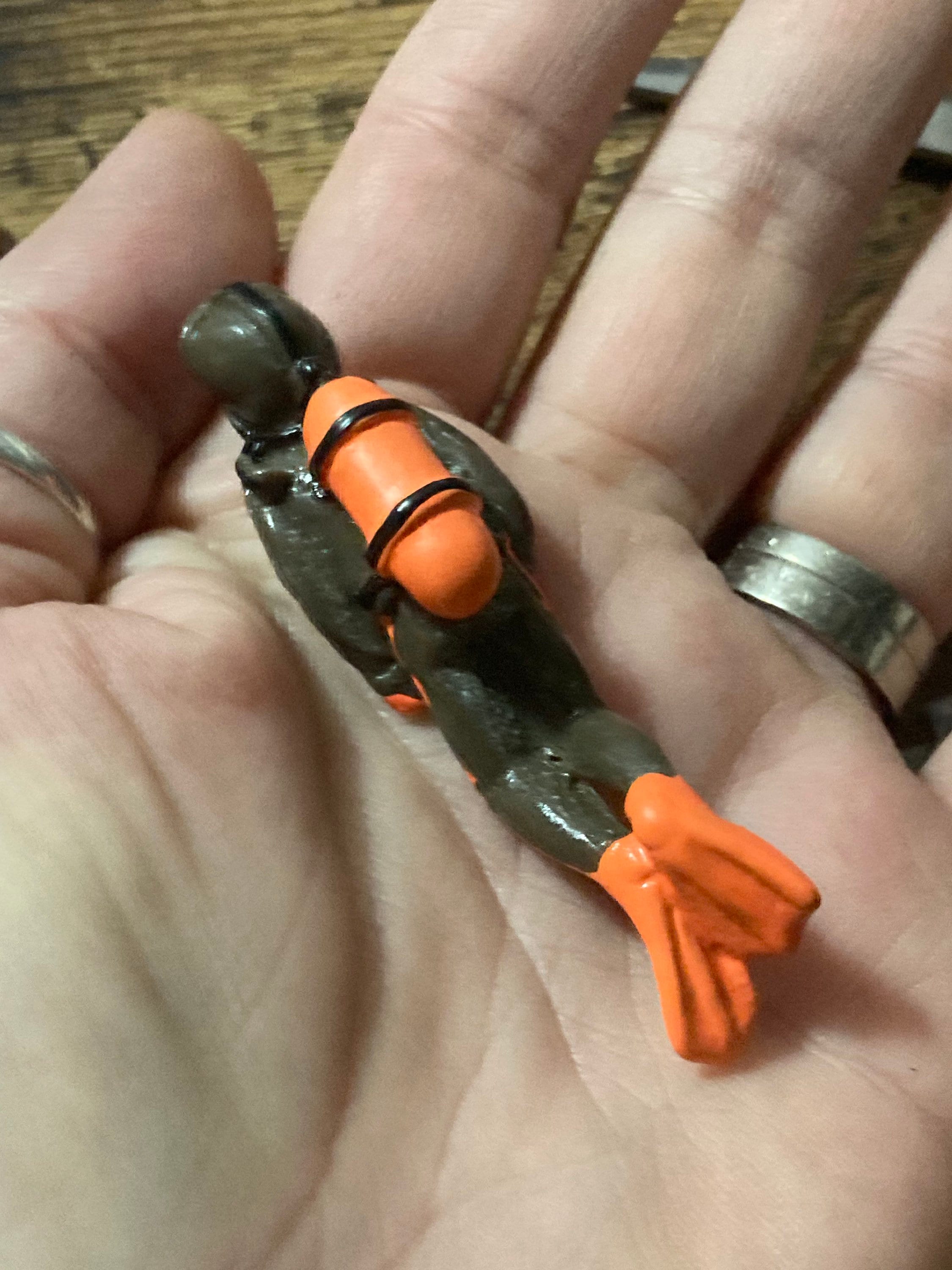 Miniature Deep Sea Diver Cake Topper: Seaside Boat Theme