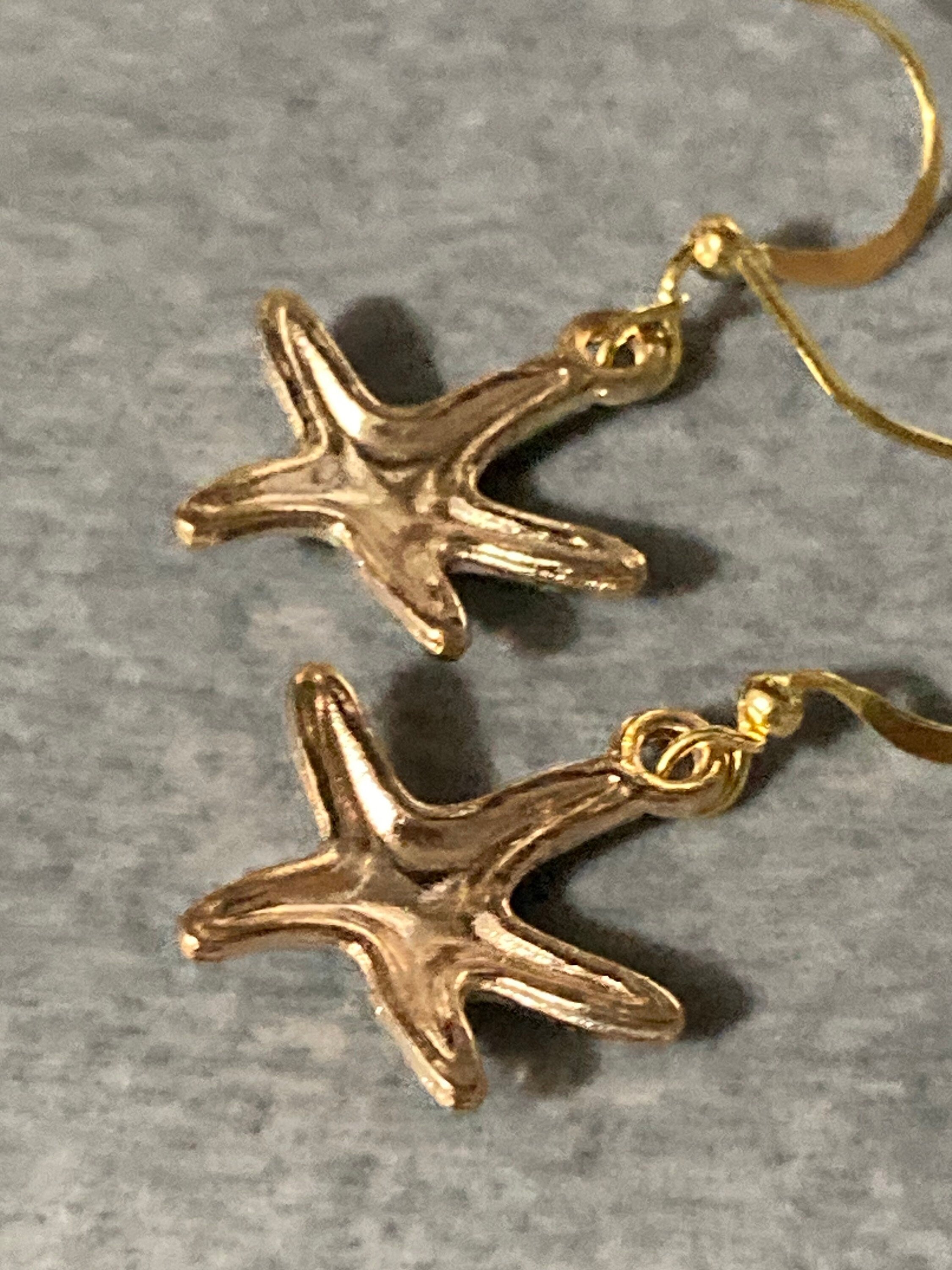 Nautical gold tone white blue enamel starfish drop earrings pierced ears
