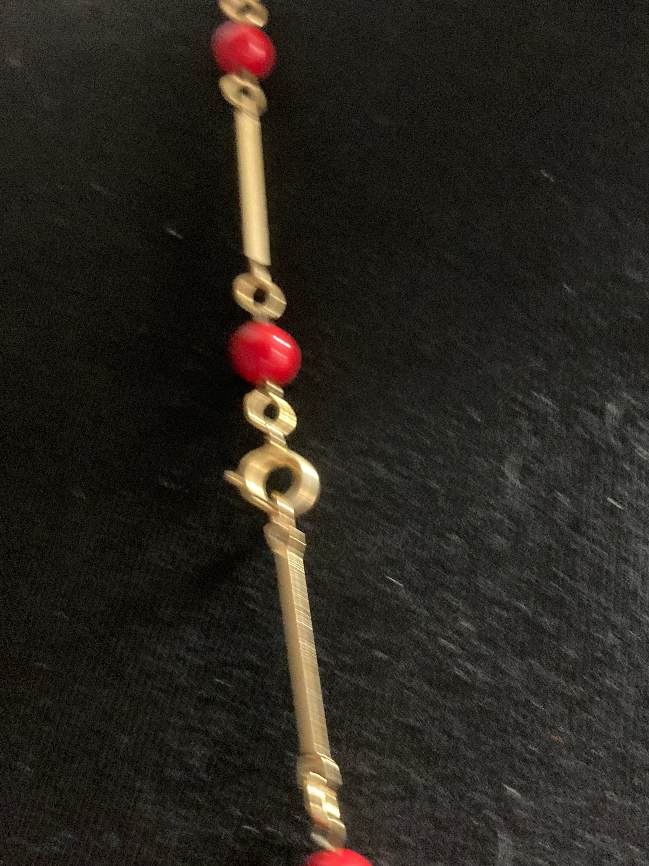 Vintage 83cm gold tone bar red glass beaded chain link station necklace