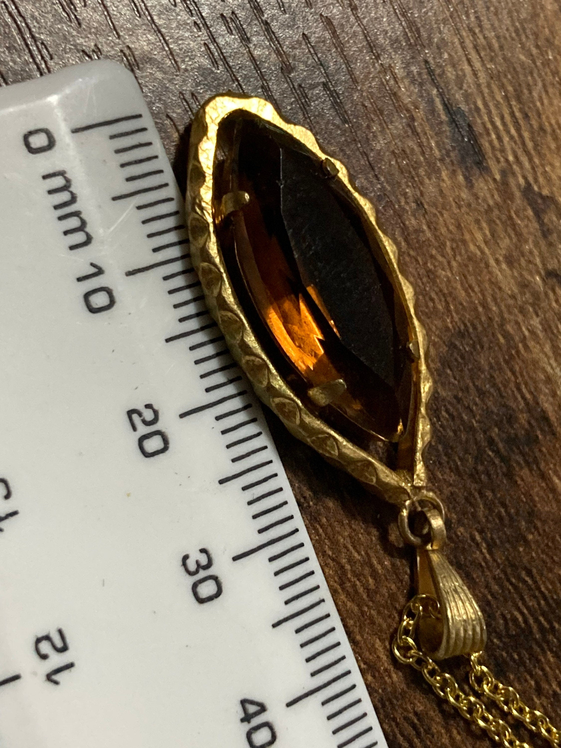 Vintage gold tone metal brown cognac glass pendant necklace