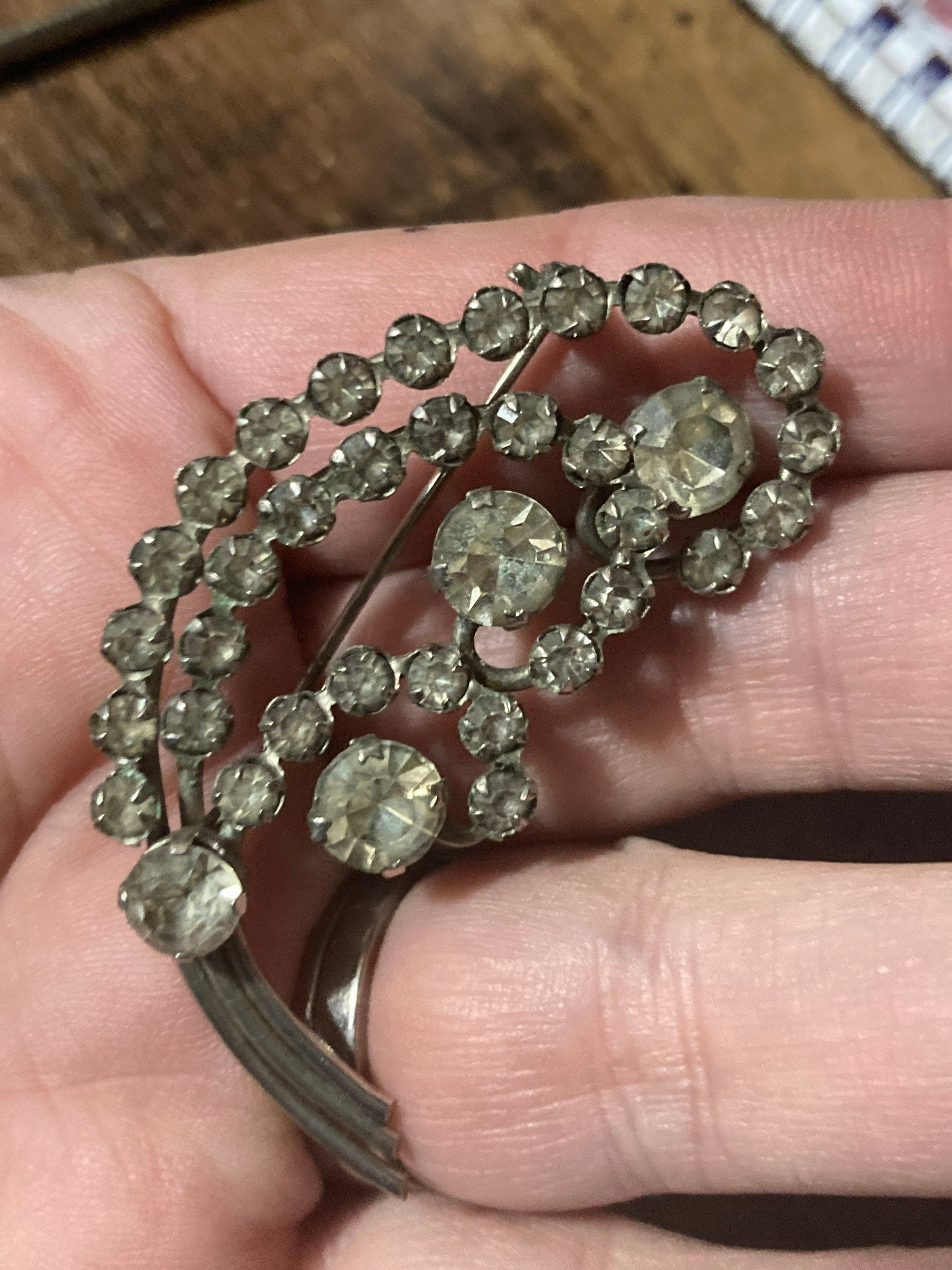 Vintage floral paste glass  clear Diamanté silver tone Brooch