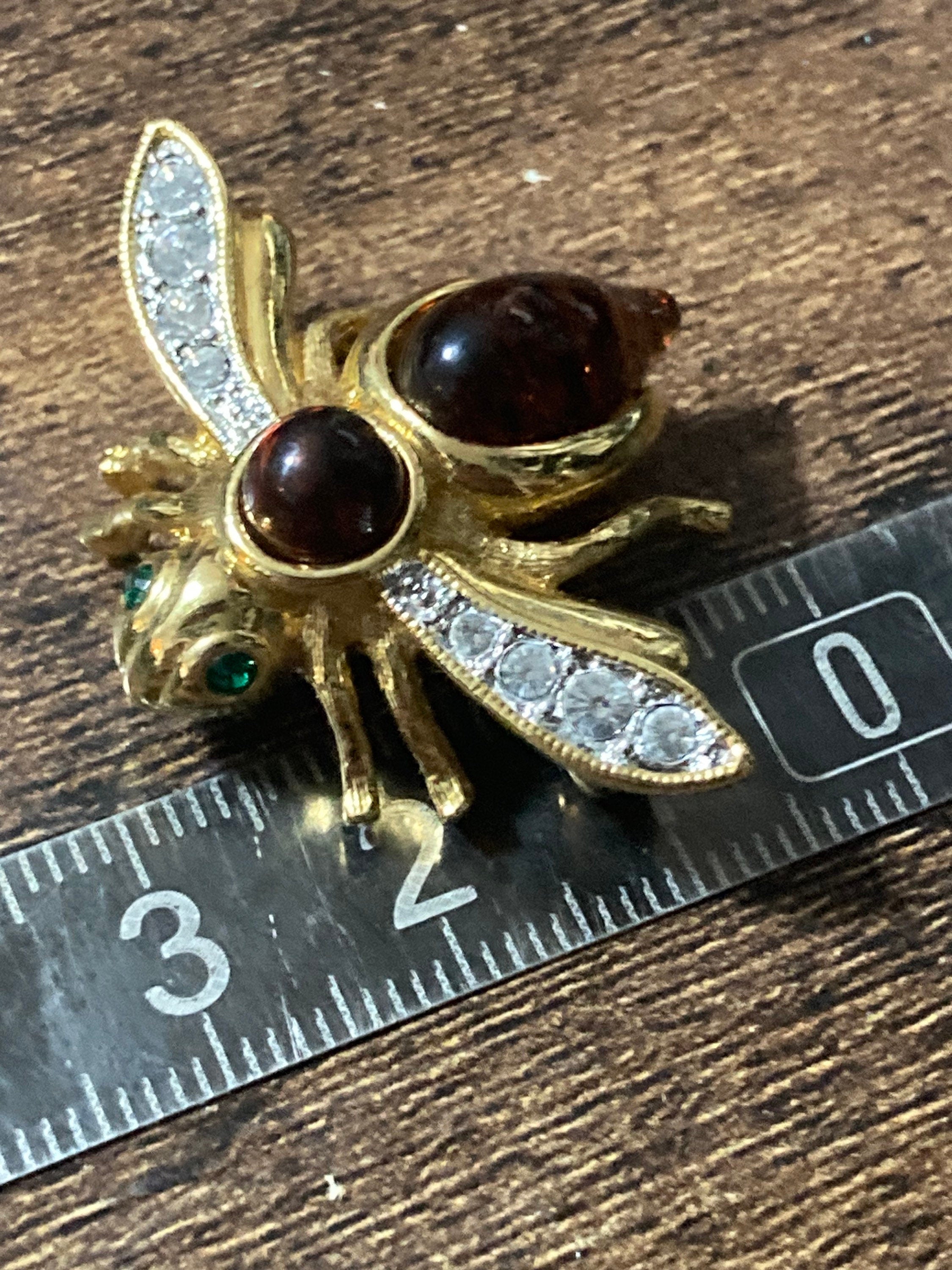 Joan rivers interchangeable gold plated diamanté bee brooch with gemstones