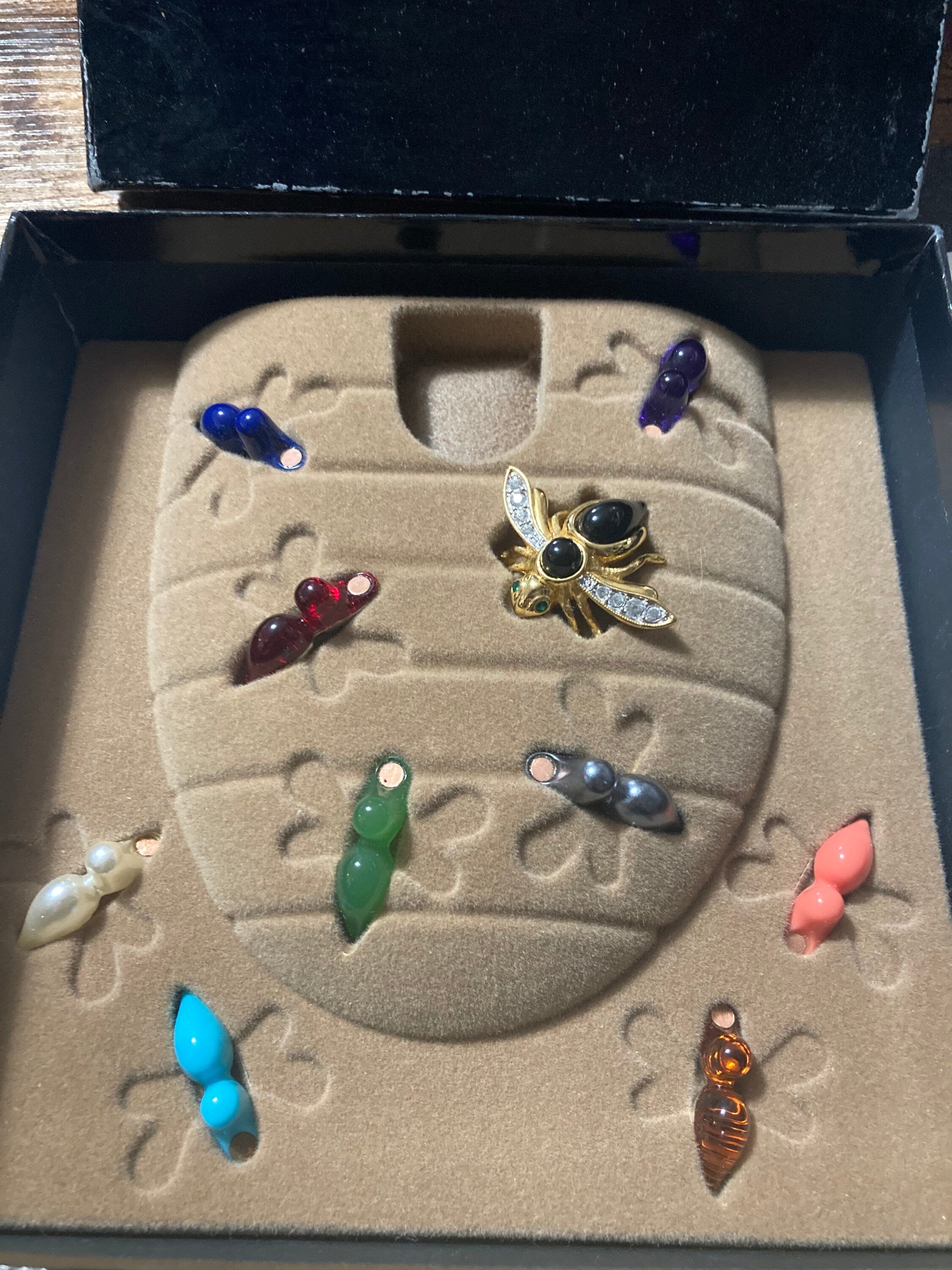 Joan rivers interchangeable gold plated diamanté bee brooch with gemstones