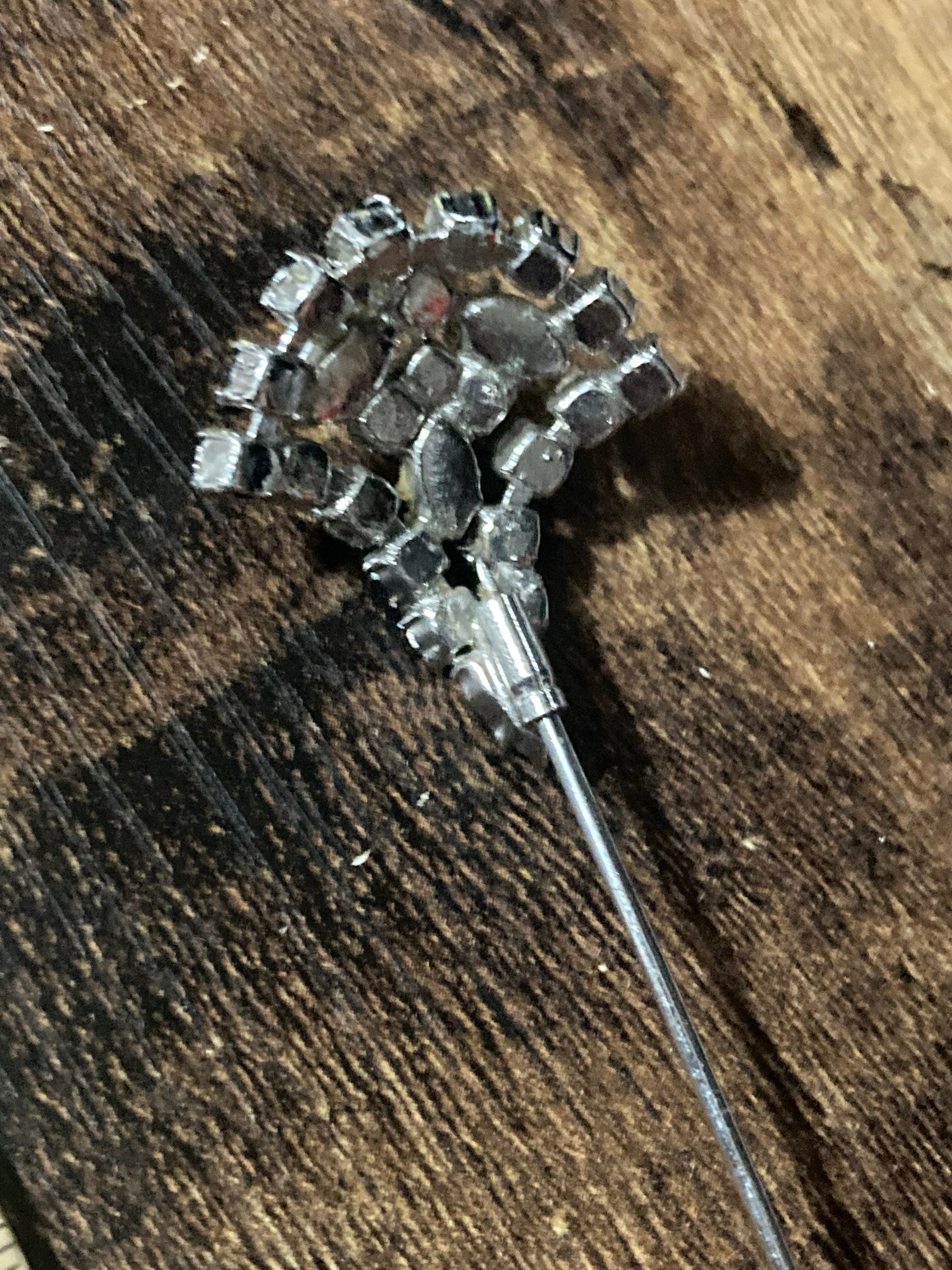 Vintage jabot hat flash stick pin clear Aurora borealis dark blue rhinestone paste set