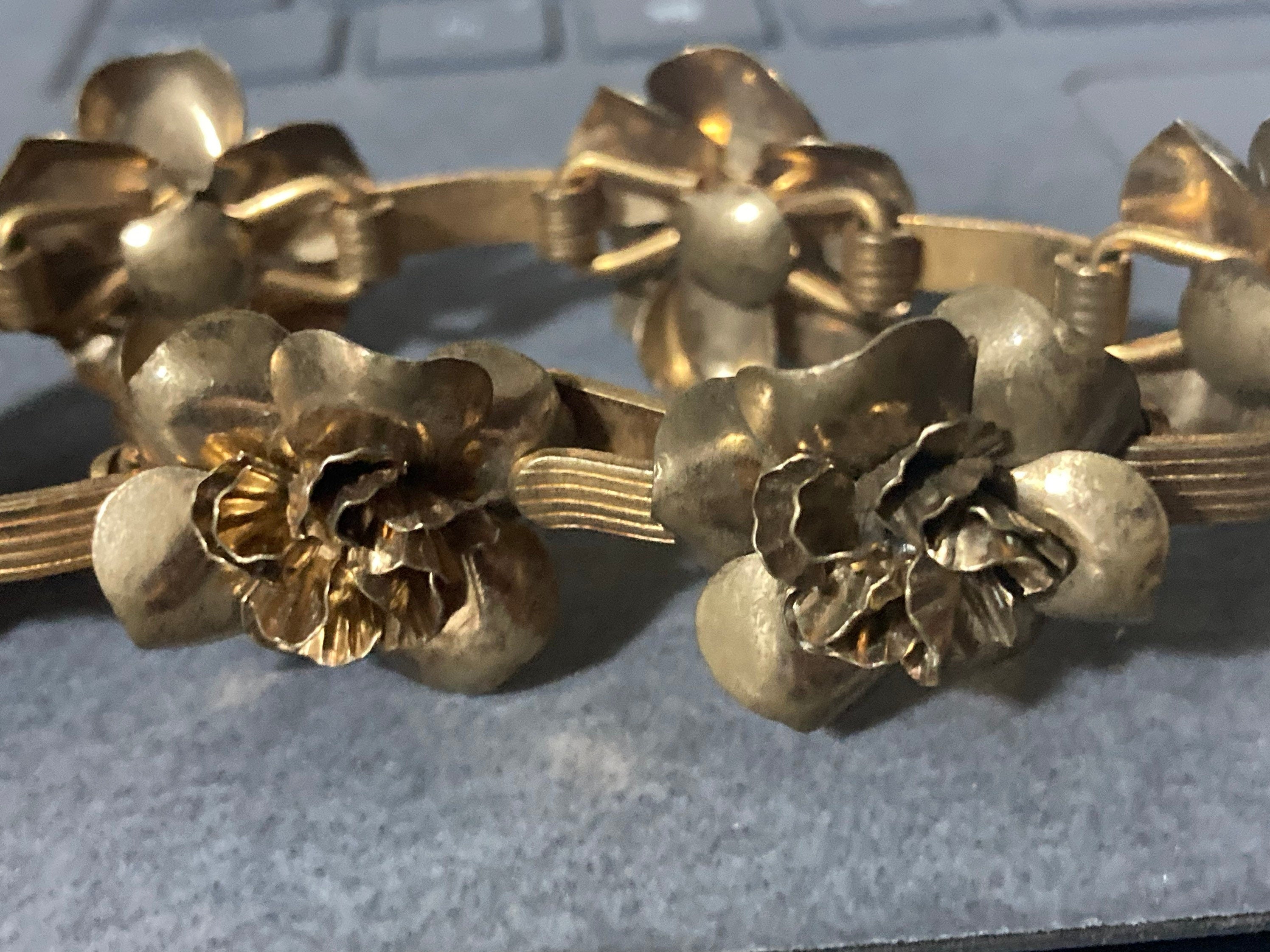 18cm Czech gilt brass metal floral panel link bracelet 1940s