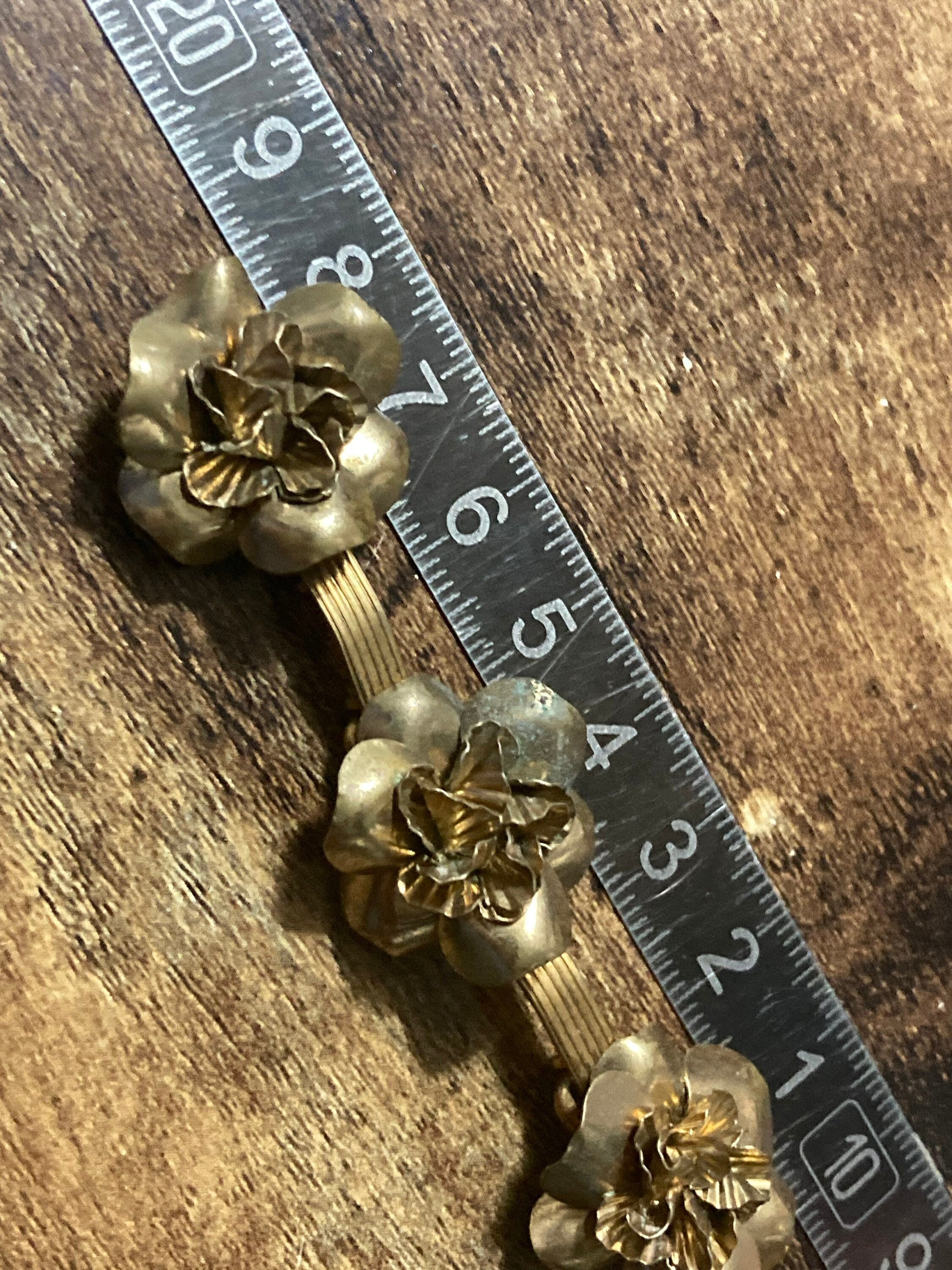 18cm Czech gilt brass metal floral panel link bracelet 1940s