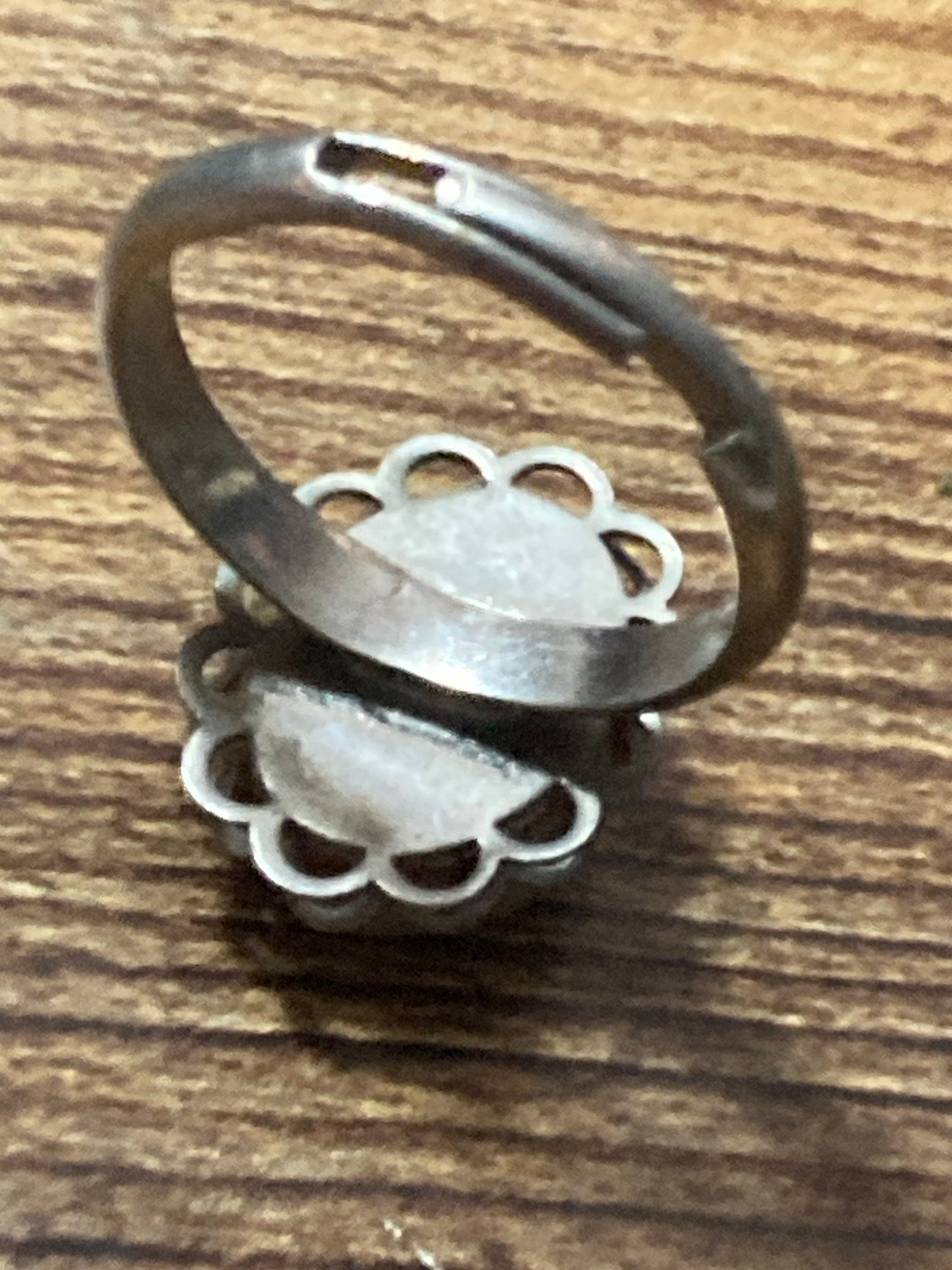 1970s vintage steel silver tone adjustable ring with central brown gemstone modernist