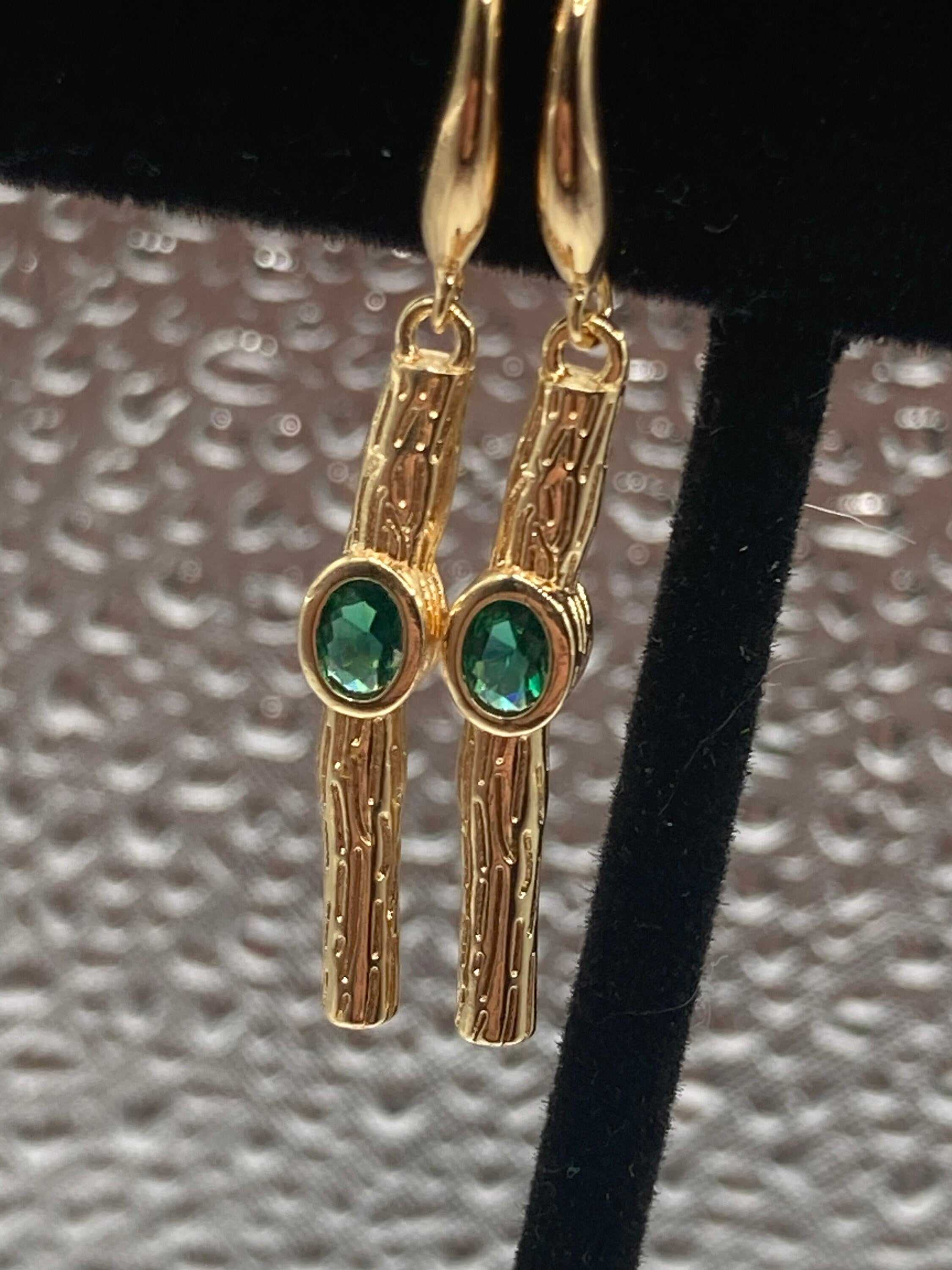 18k Gold plated modernist crystal emerald green glass diamanté drop bezel earrings