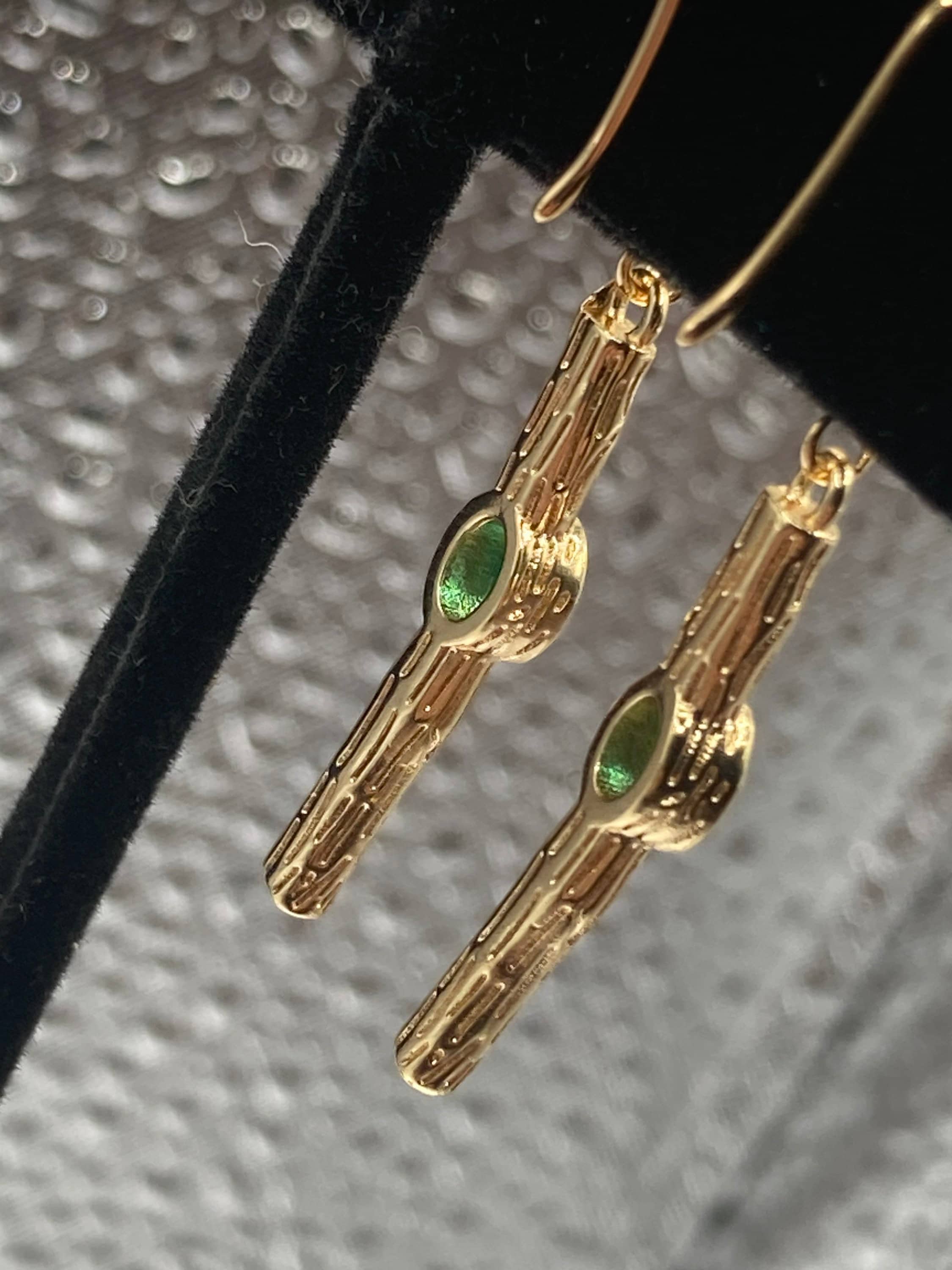18k Gold plated modernist crystal emerald green glass diamanté drop bezel earrings