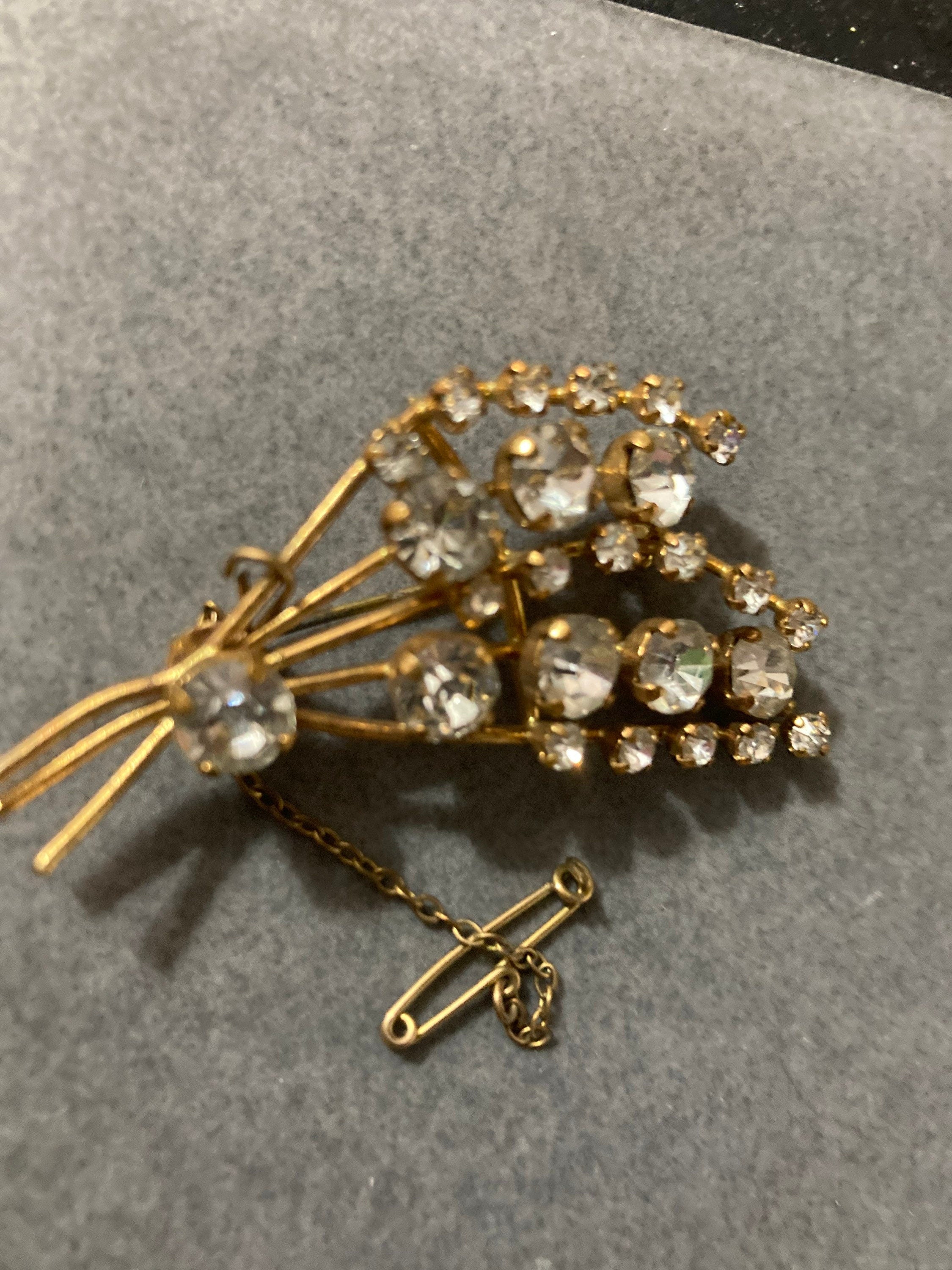 ornate Czech gold tone brass clear rhinestone diamanté leaf brooch