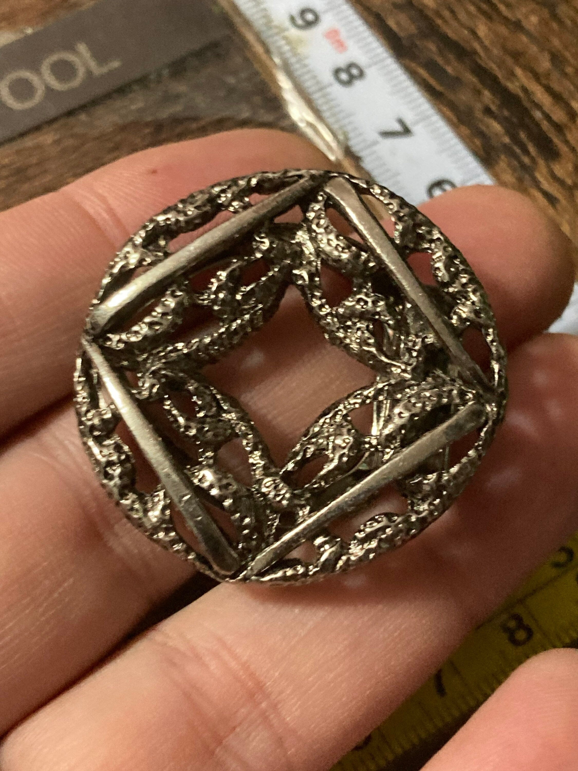 Vintage silver tone brutalist abstract scarf clip
