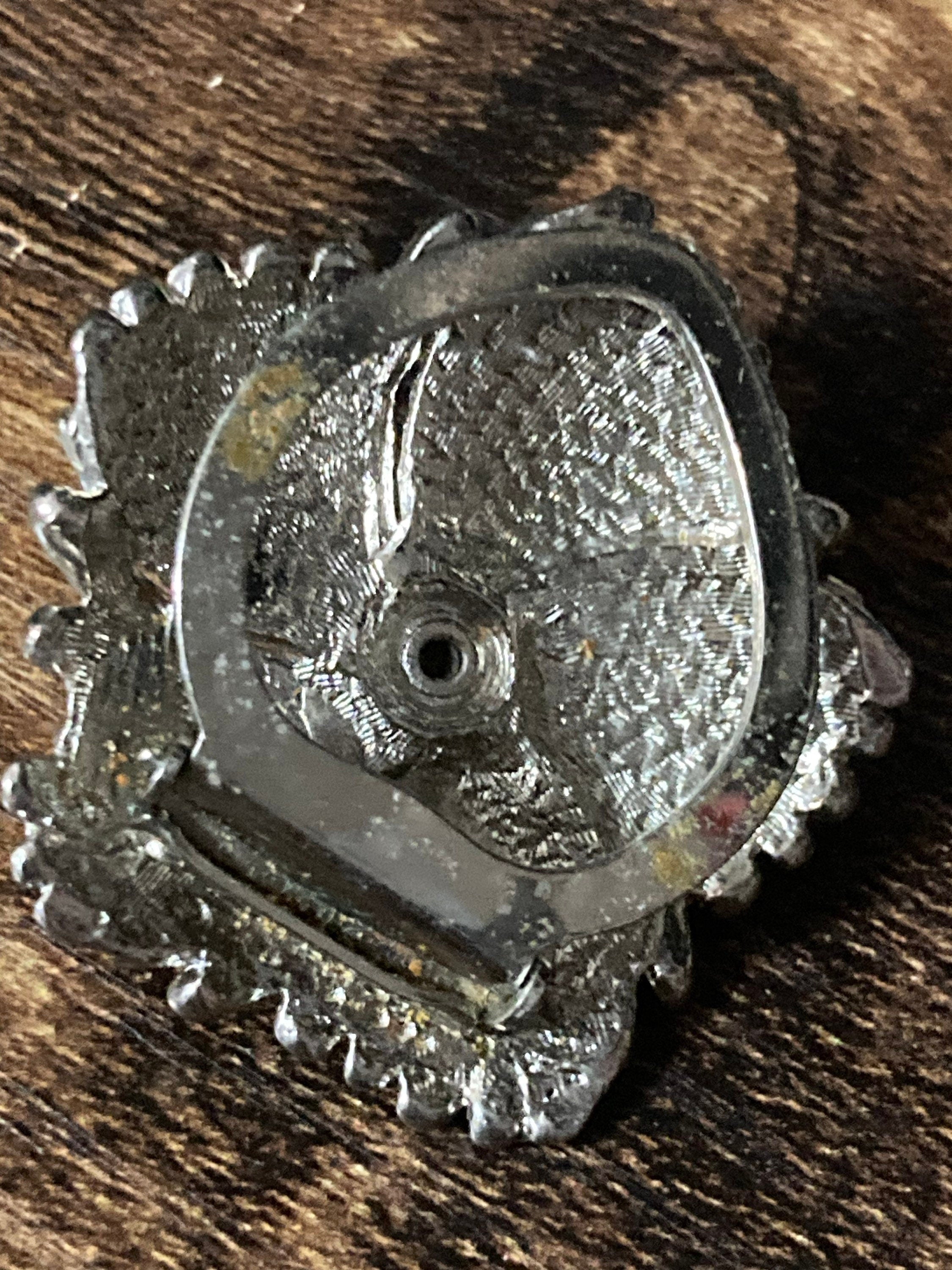 Vintage silver tone brutalist abstract scarf clip