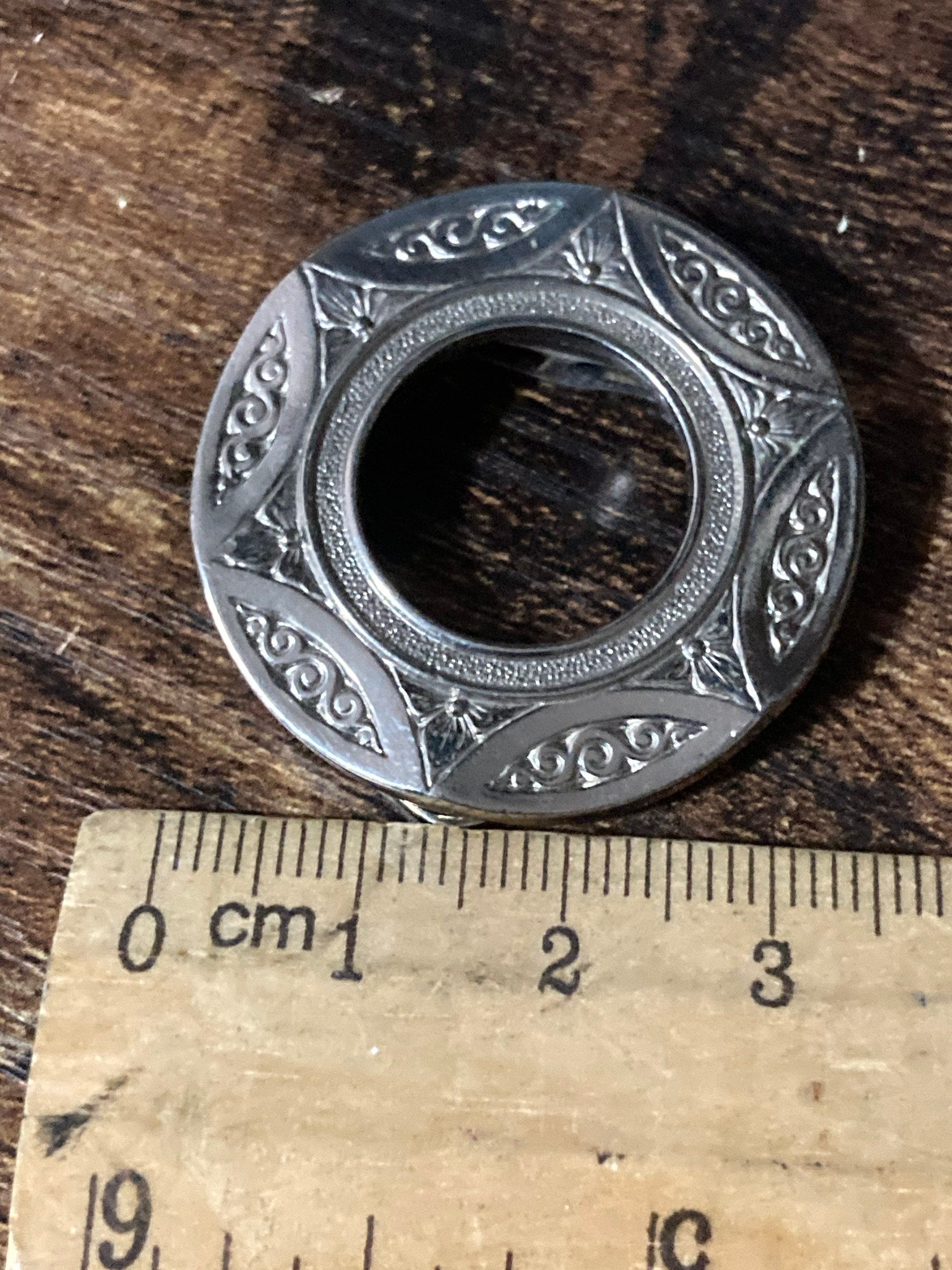 Vintage silver tone modernist abstract scarf clip