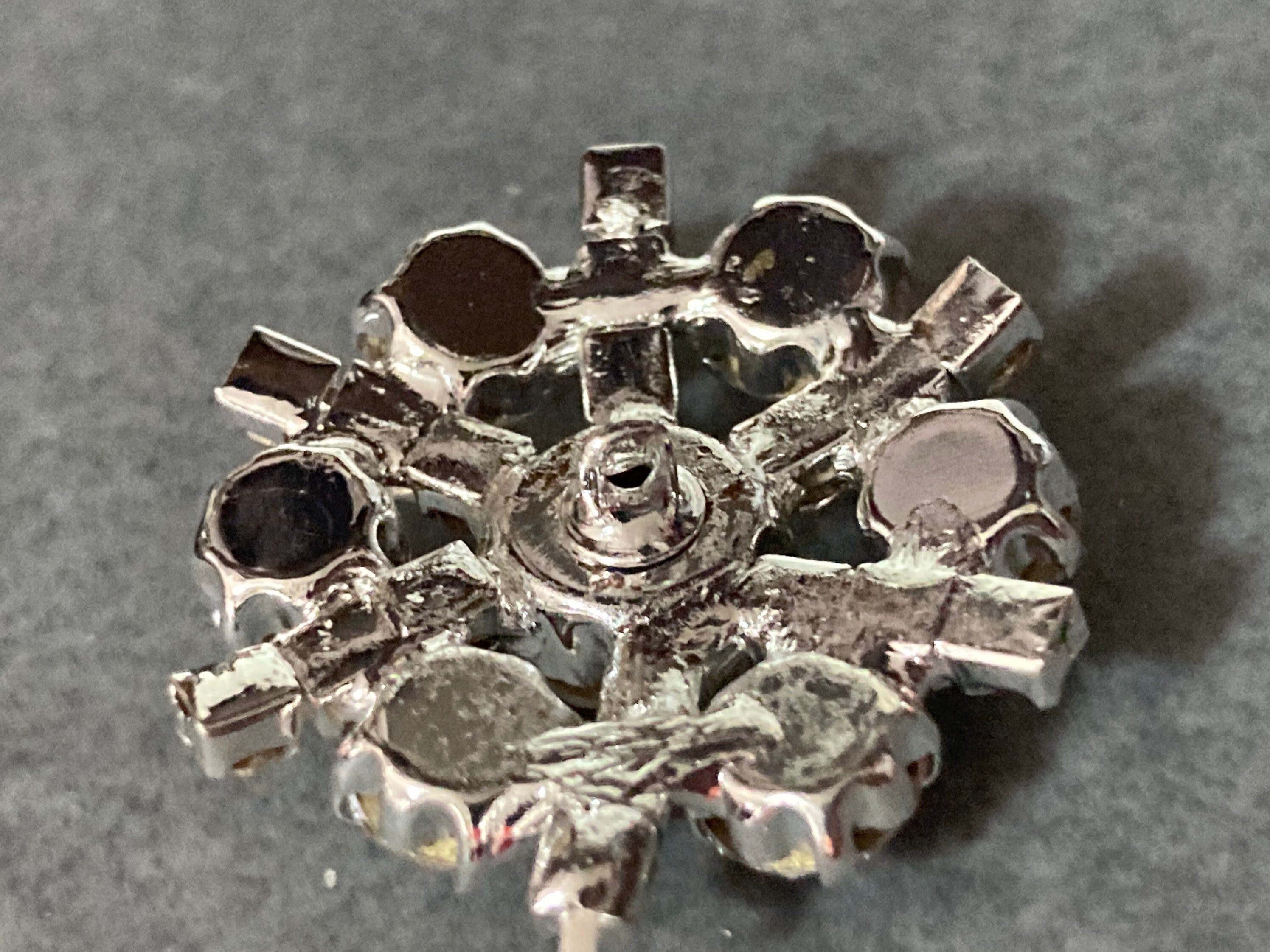 25mm Set of 5 round diamanté rhinestone buttons snowflake